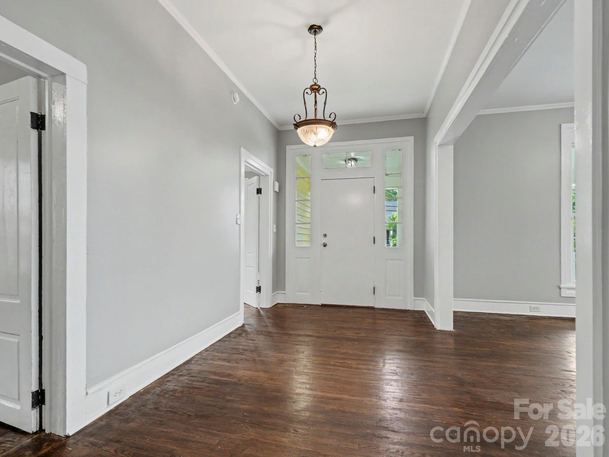 305 N White Street Property Photo 7