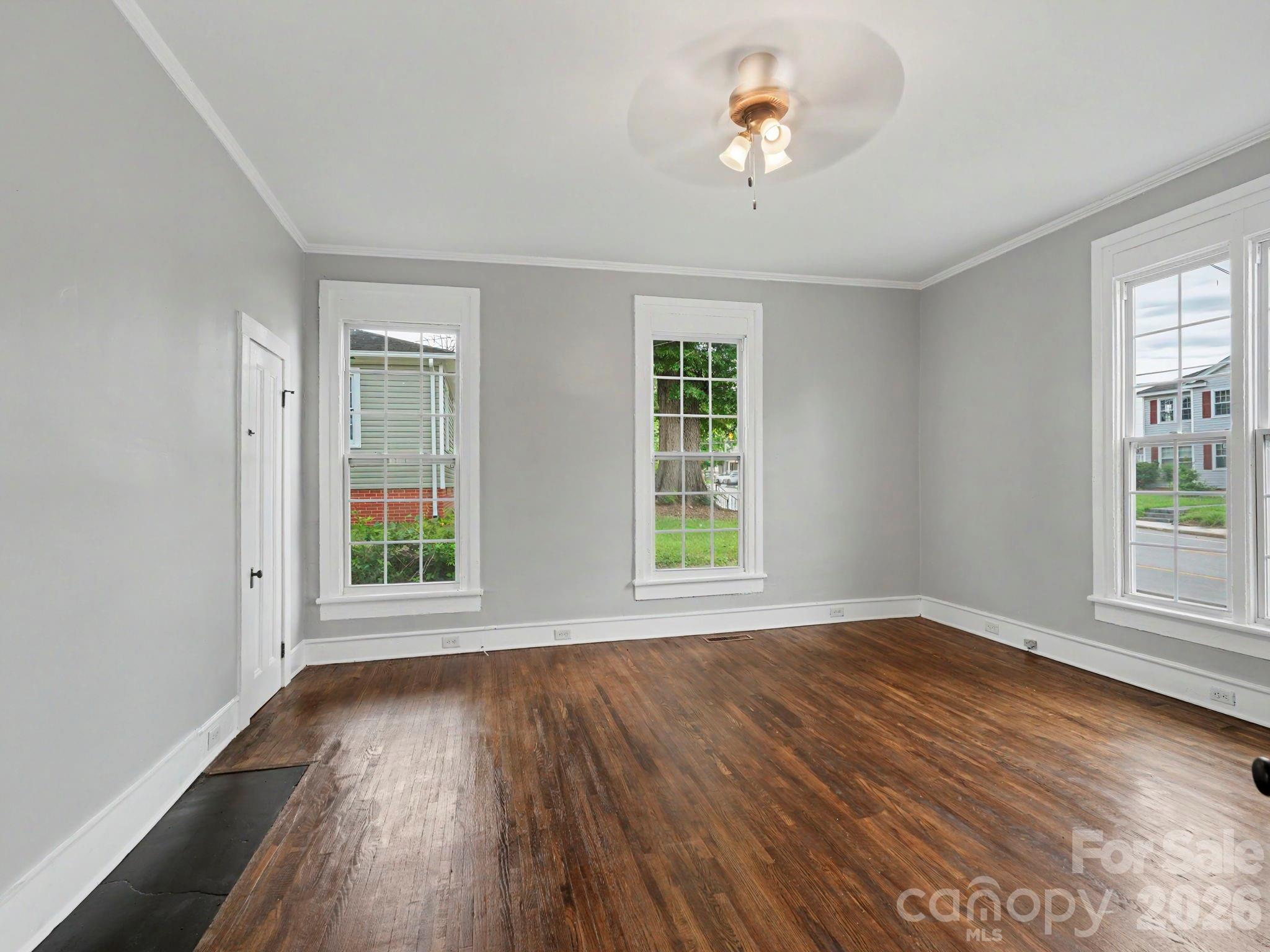 305 N White Street Property Photo 8