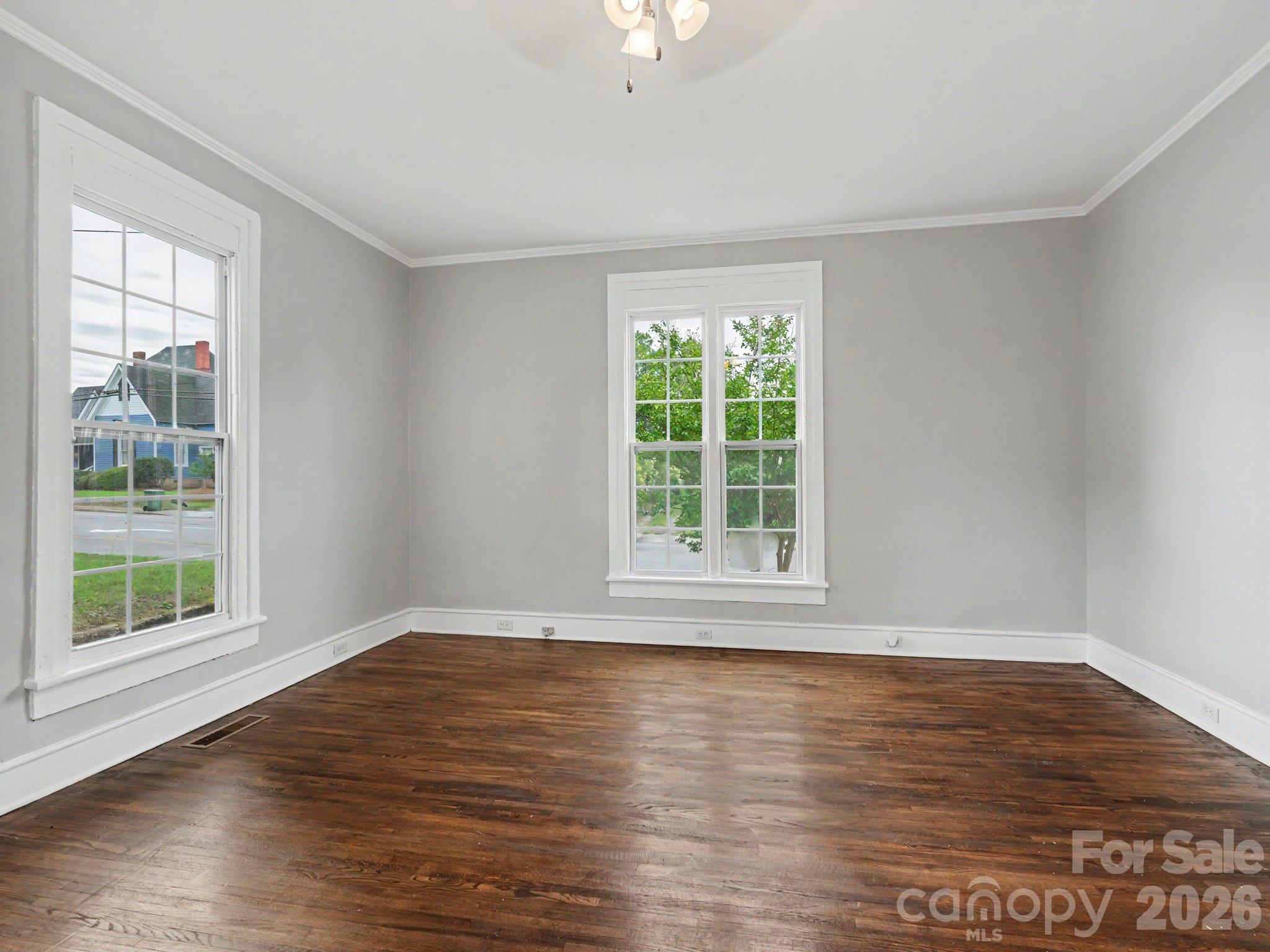 305 N White Street Property Photo 9