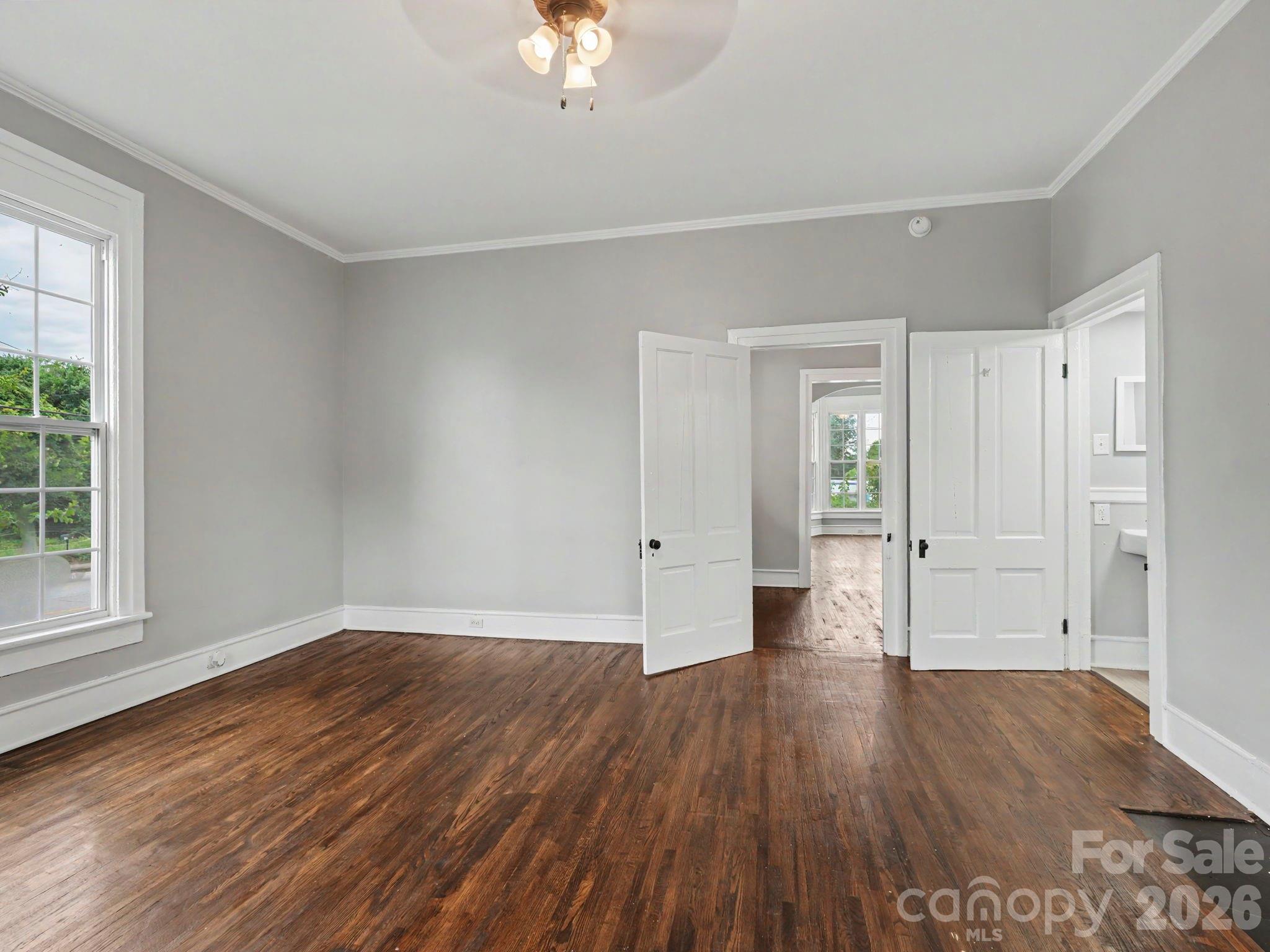 305 N White Street Property Photo 10