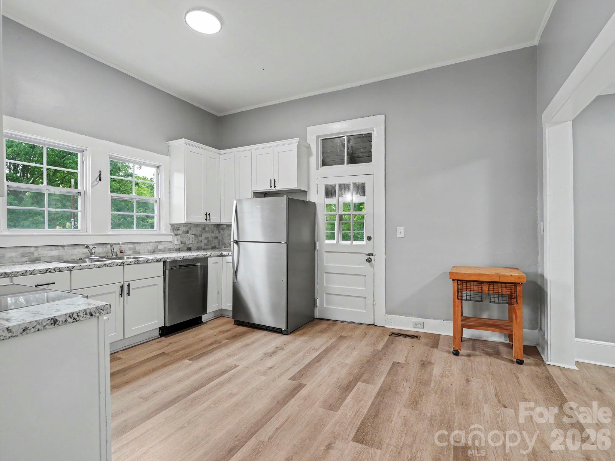 305 N White Street Property Photo 20