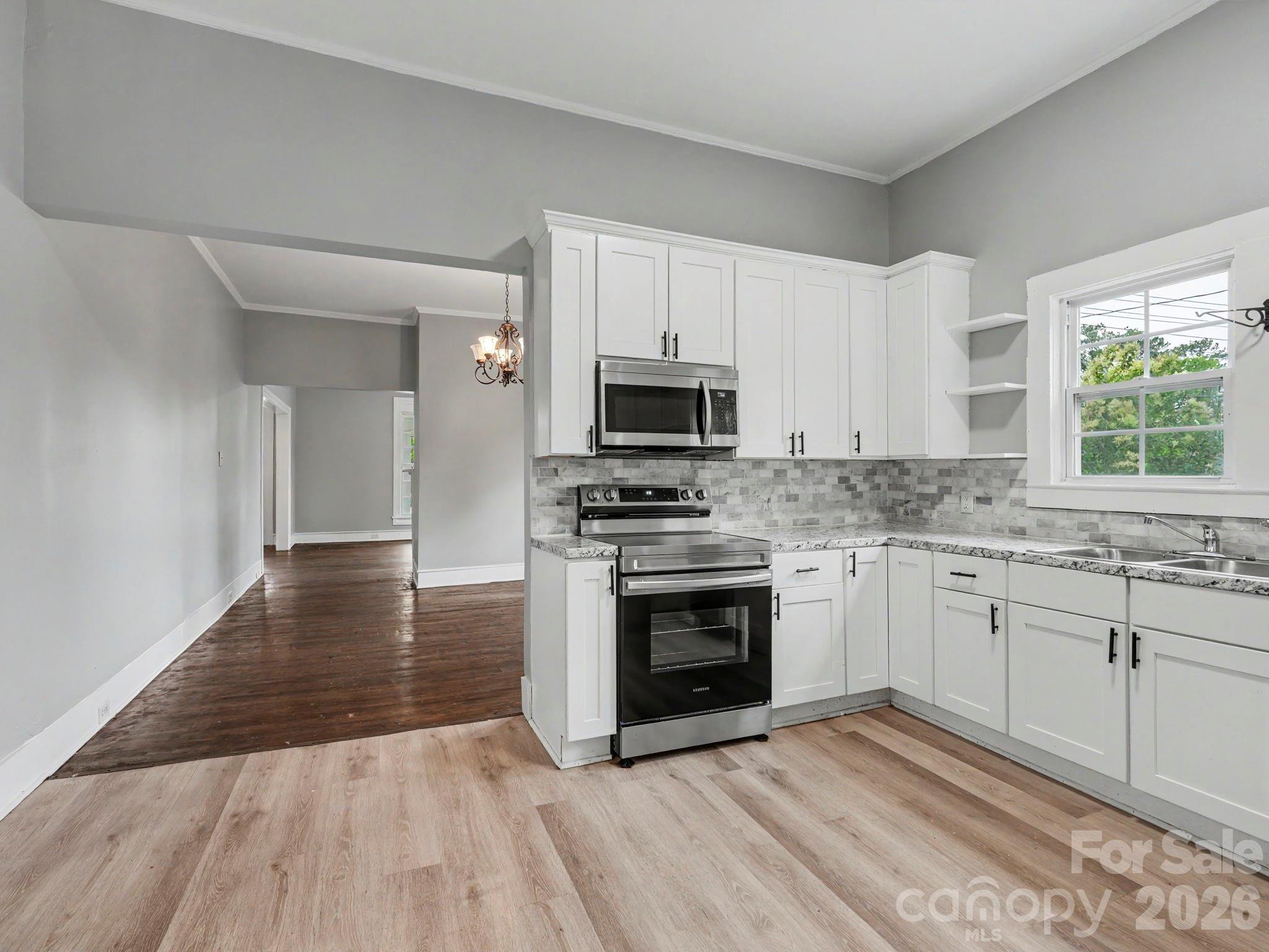 305 N White Street Property Photo 21