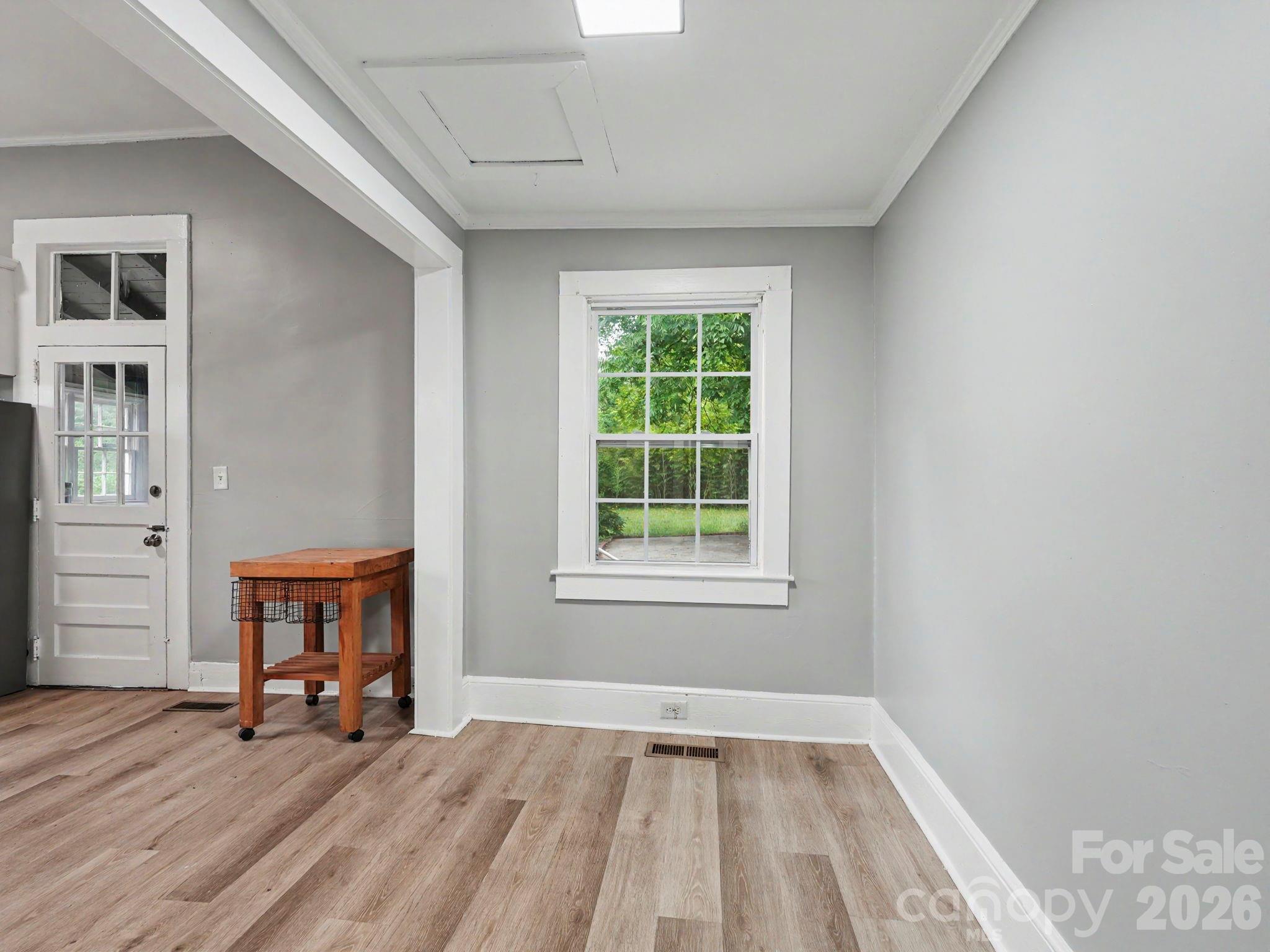 305 N White Street Property Photo 25