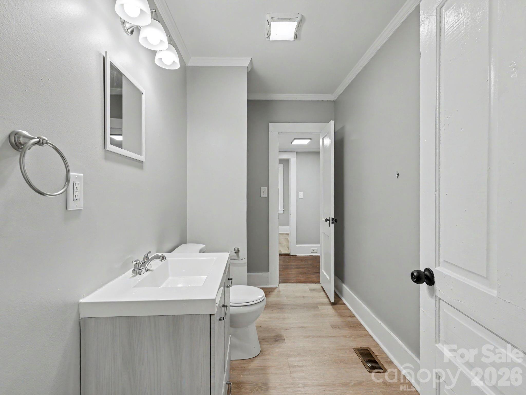 305 N White Street Property Photo 29