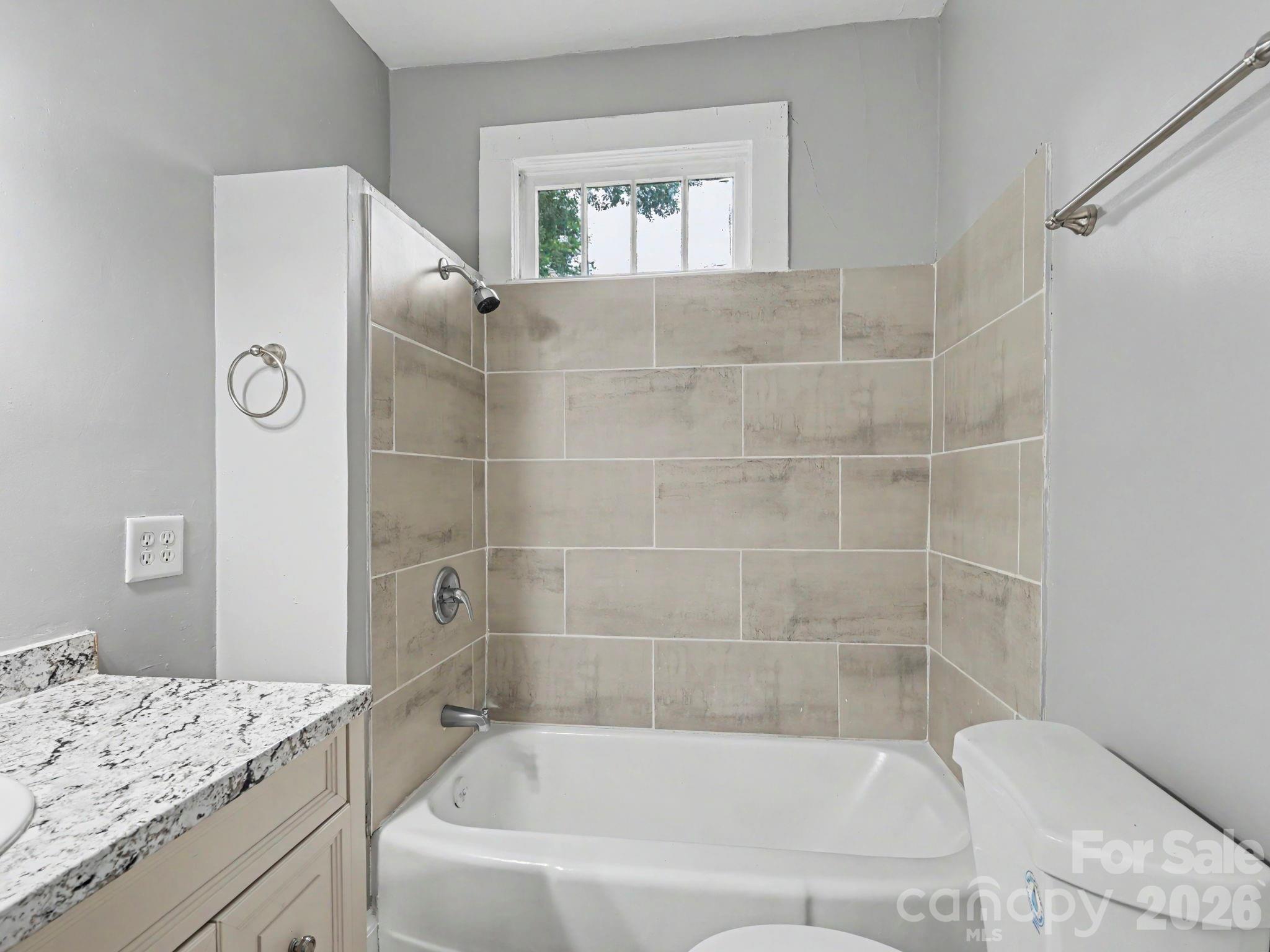 305 N White Street Property Photo 34