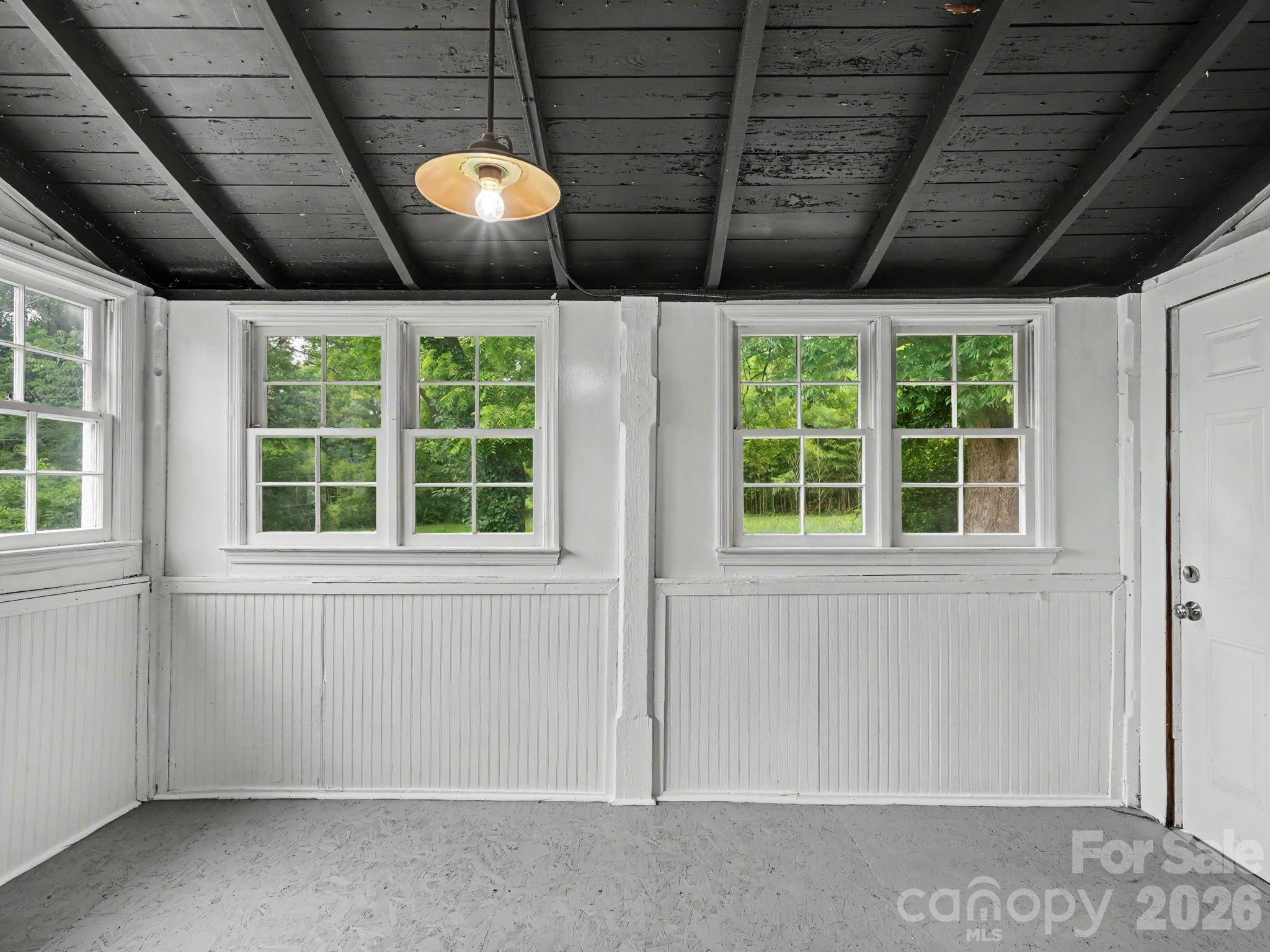 305 N White Street Property Photo 40