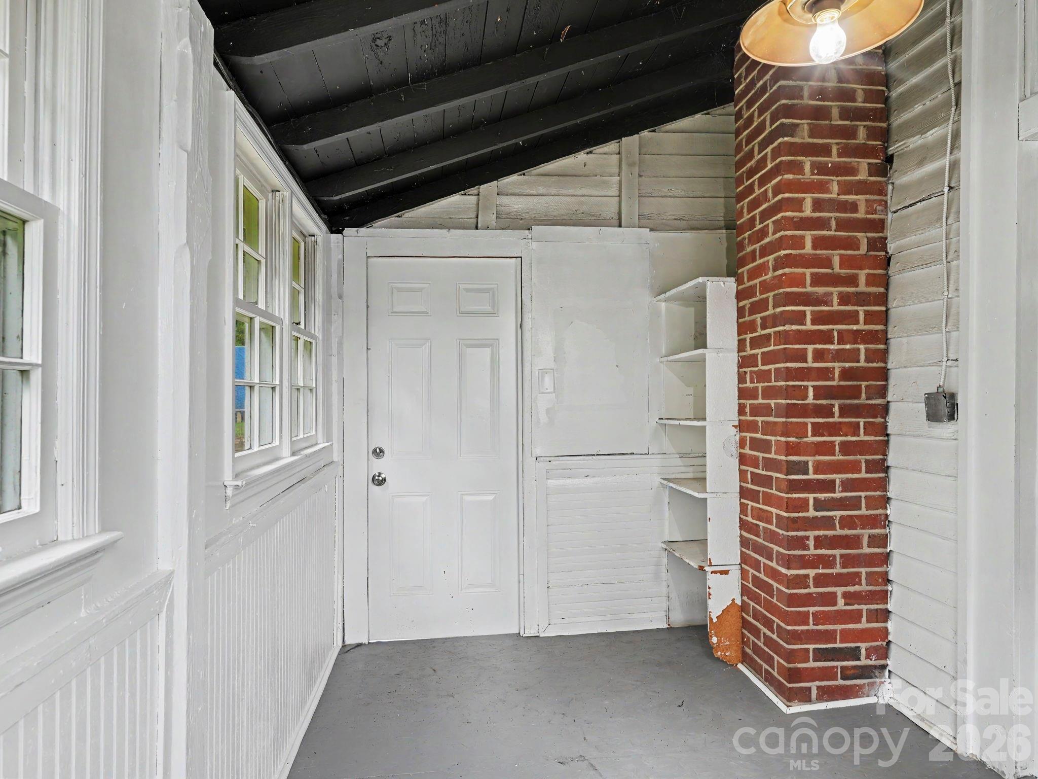 305 N White Street Property Photo 41