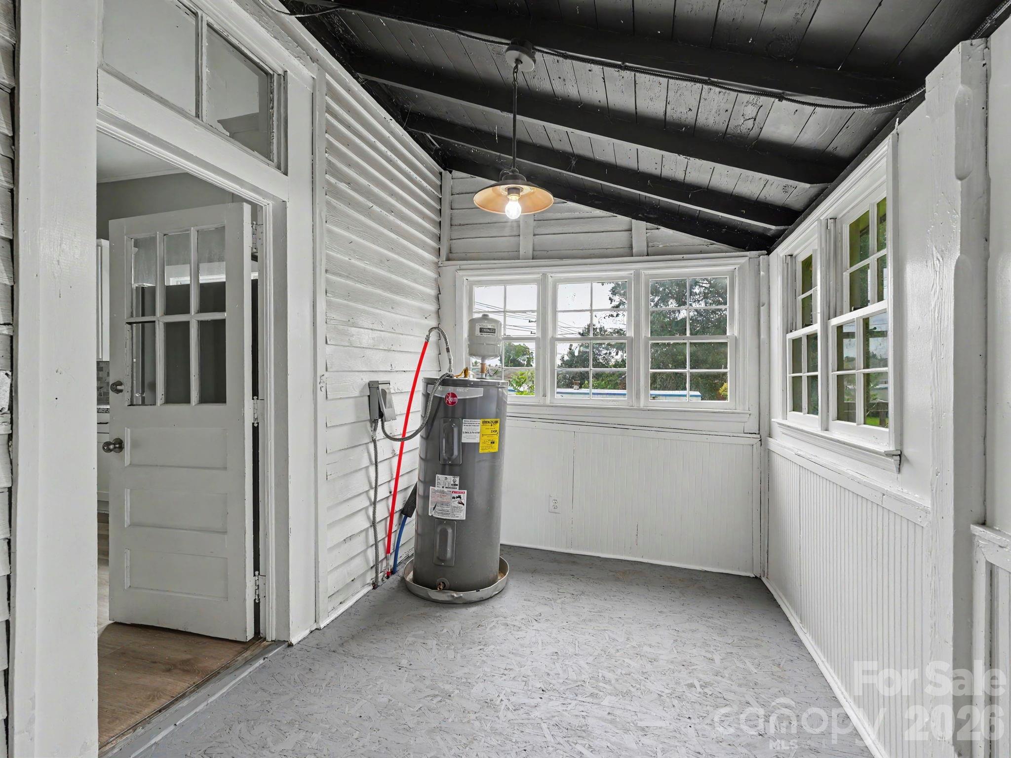 305 N White Street Property Photo 42