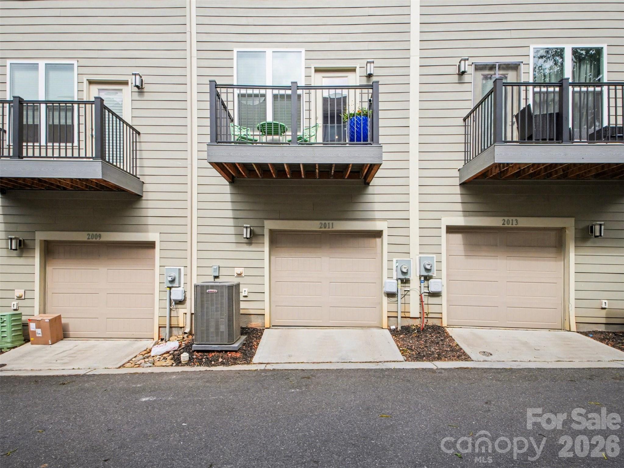 2011 Federation Court Property Photo 32