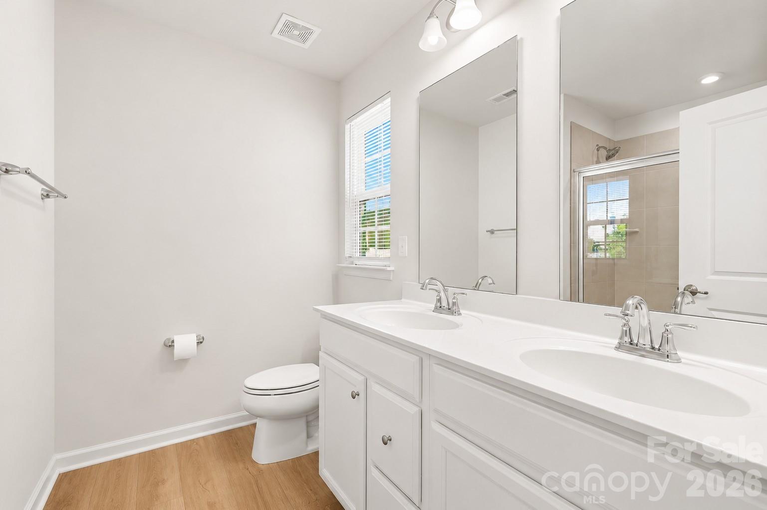 3243 Streamside Drive Property Photo 8
