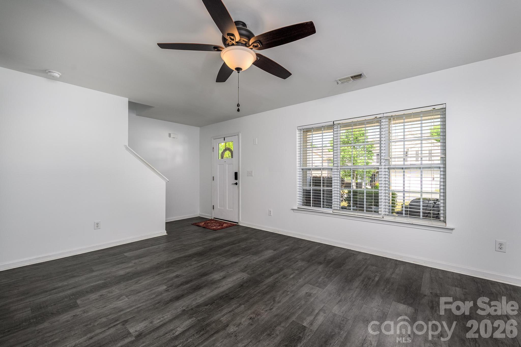 10809 Traders Court Property Photo 5