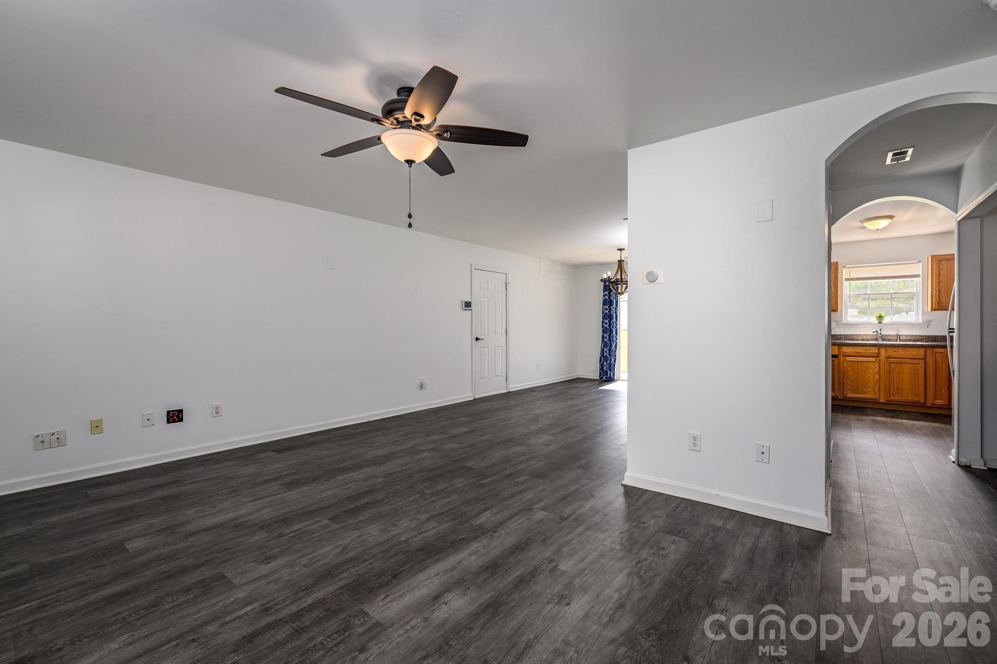 10809 Traders Court Property Photo 7
