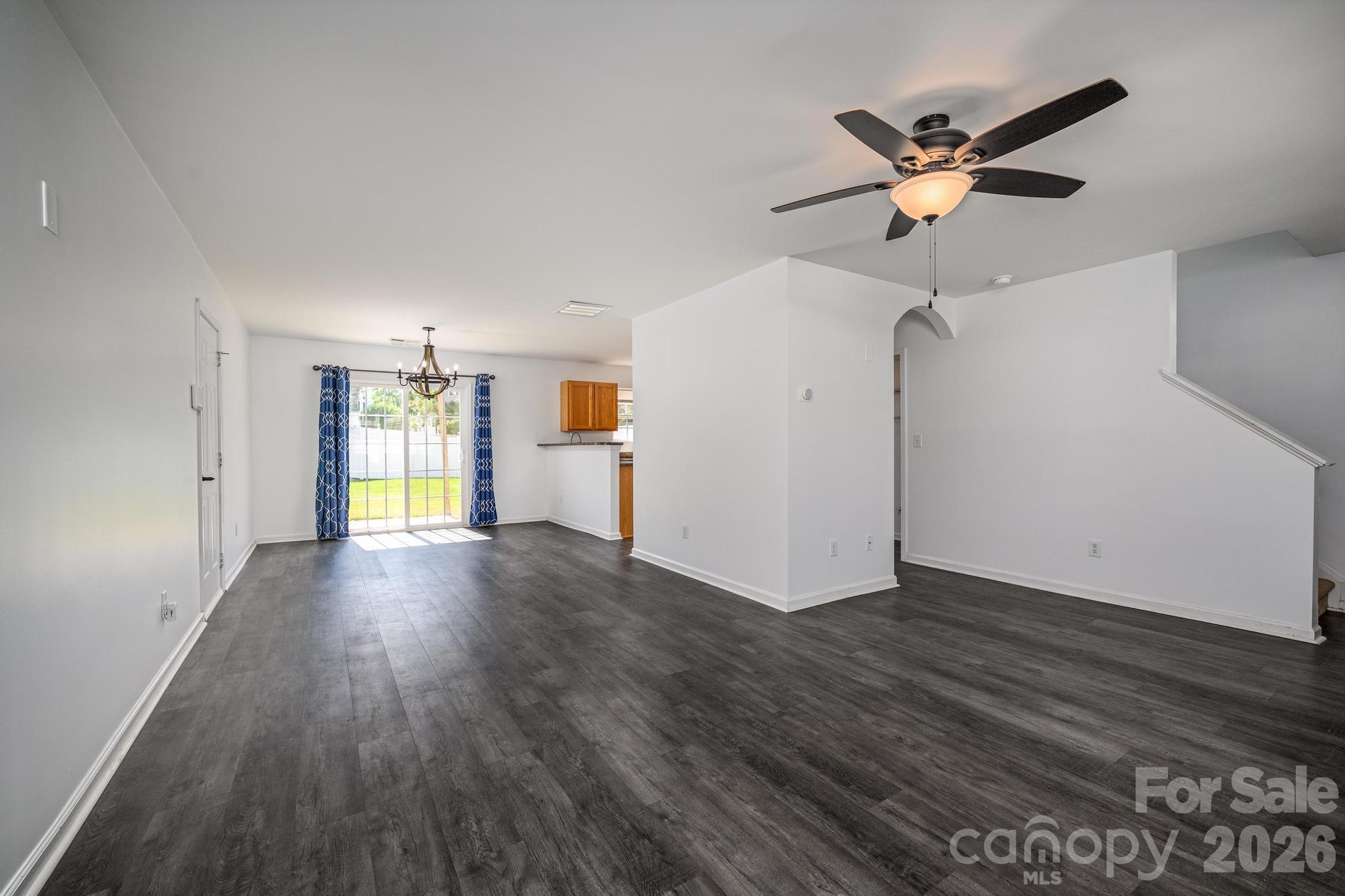 10809 Traders Court Property Photo 8