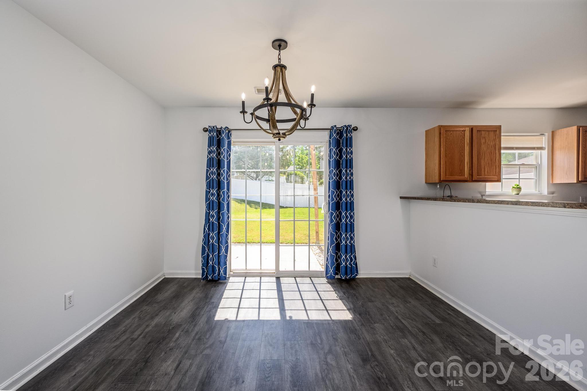 10809 Traders Court Property Photo 9