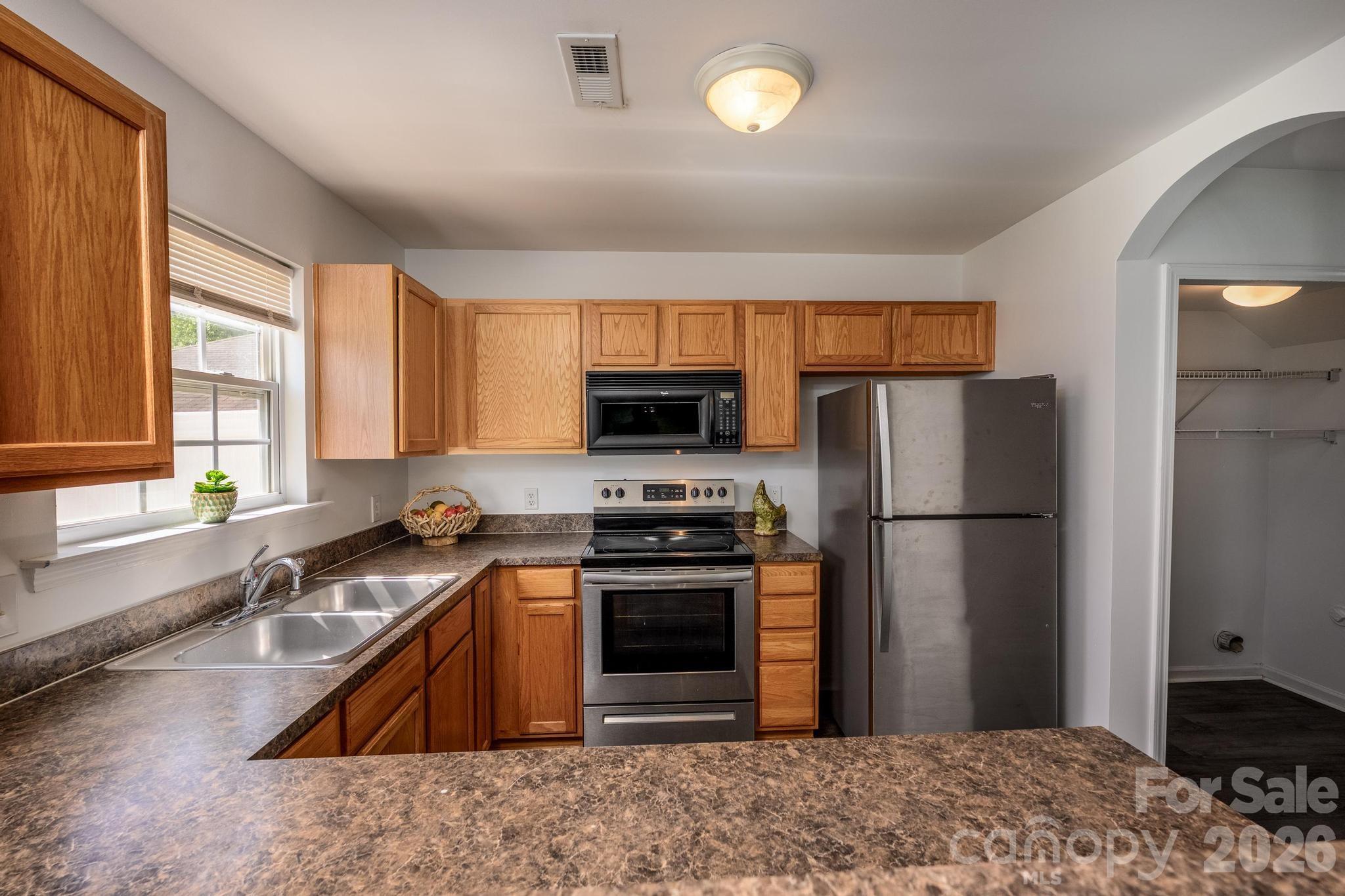10809 Traders Court Property Photo 11