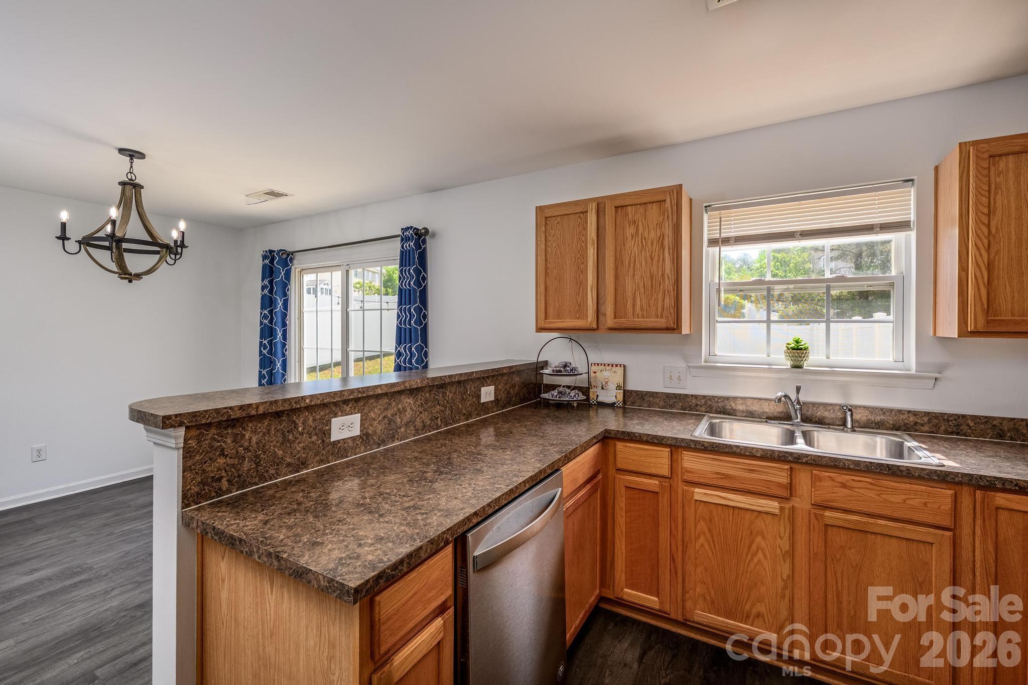 10809 Traders Court Property Photo 13