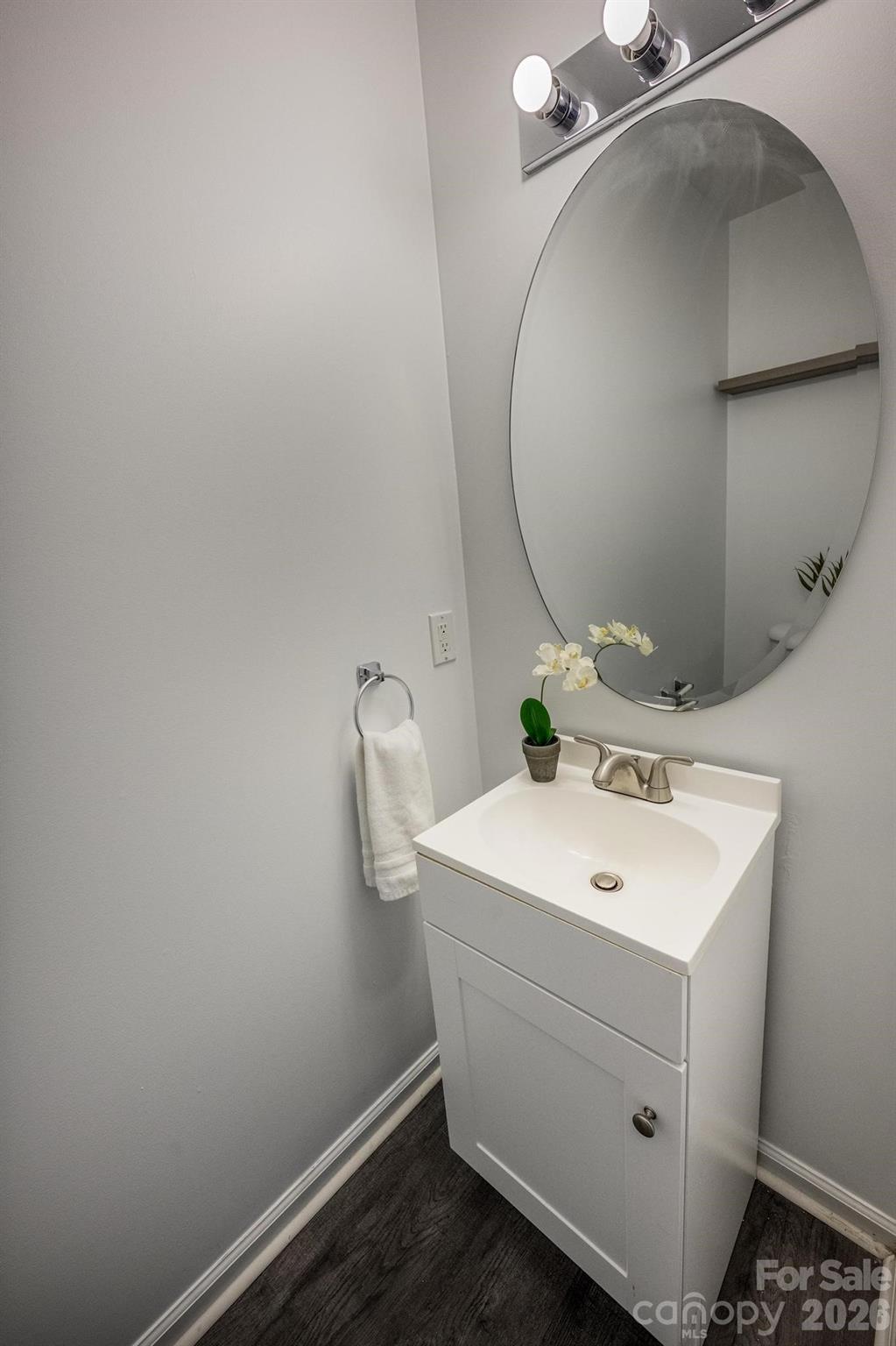 10809 Traders Court Property Photo 14