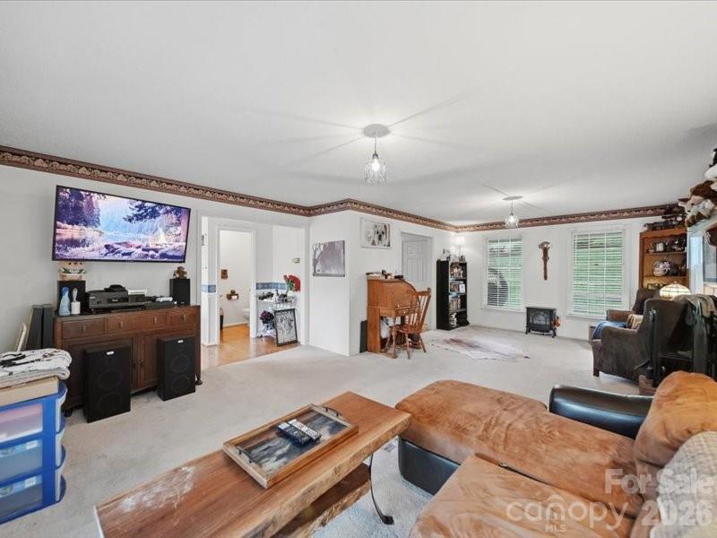 6 Woodland Circle Property Photo 13