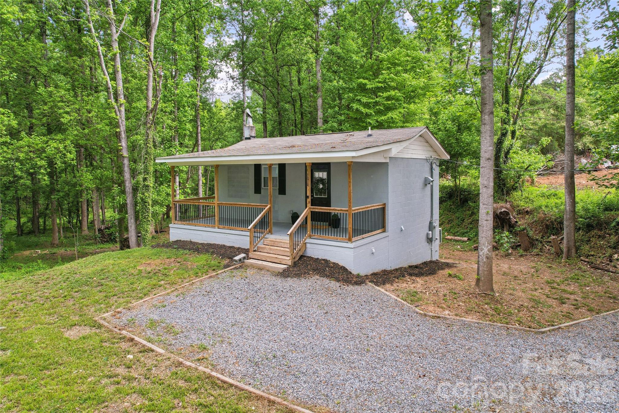 1014 N Mountain Street Property Photo 1