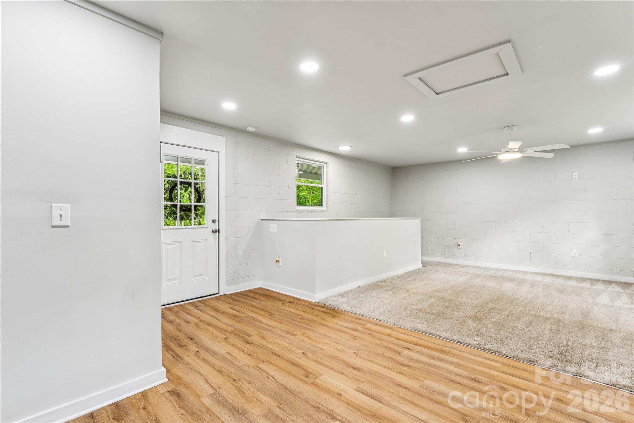 1014 N Mountain Street Property Photo 9