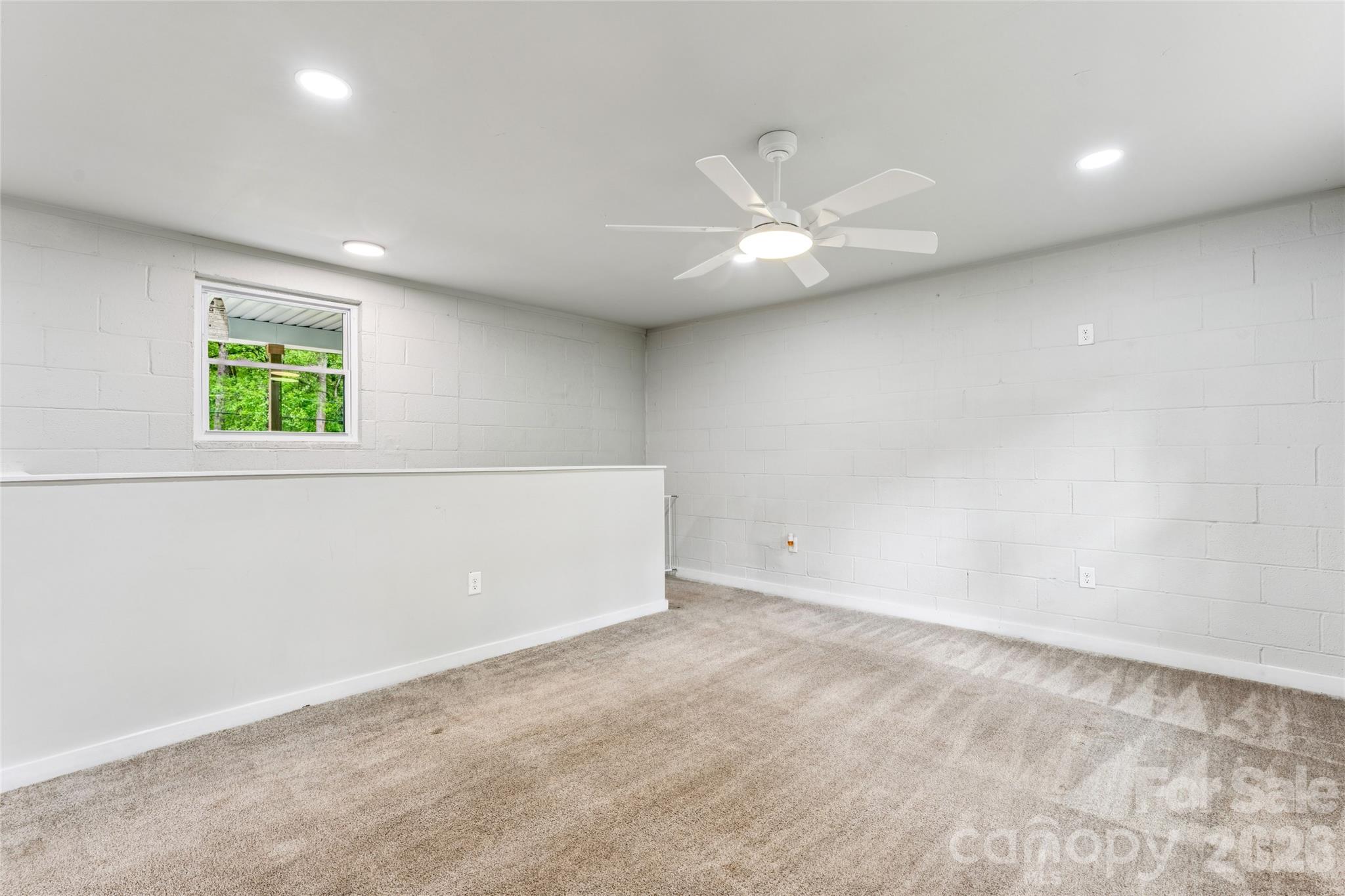 1014 N Mountain Street Property Photo 10