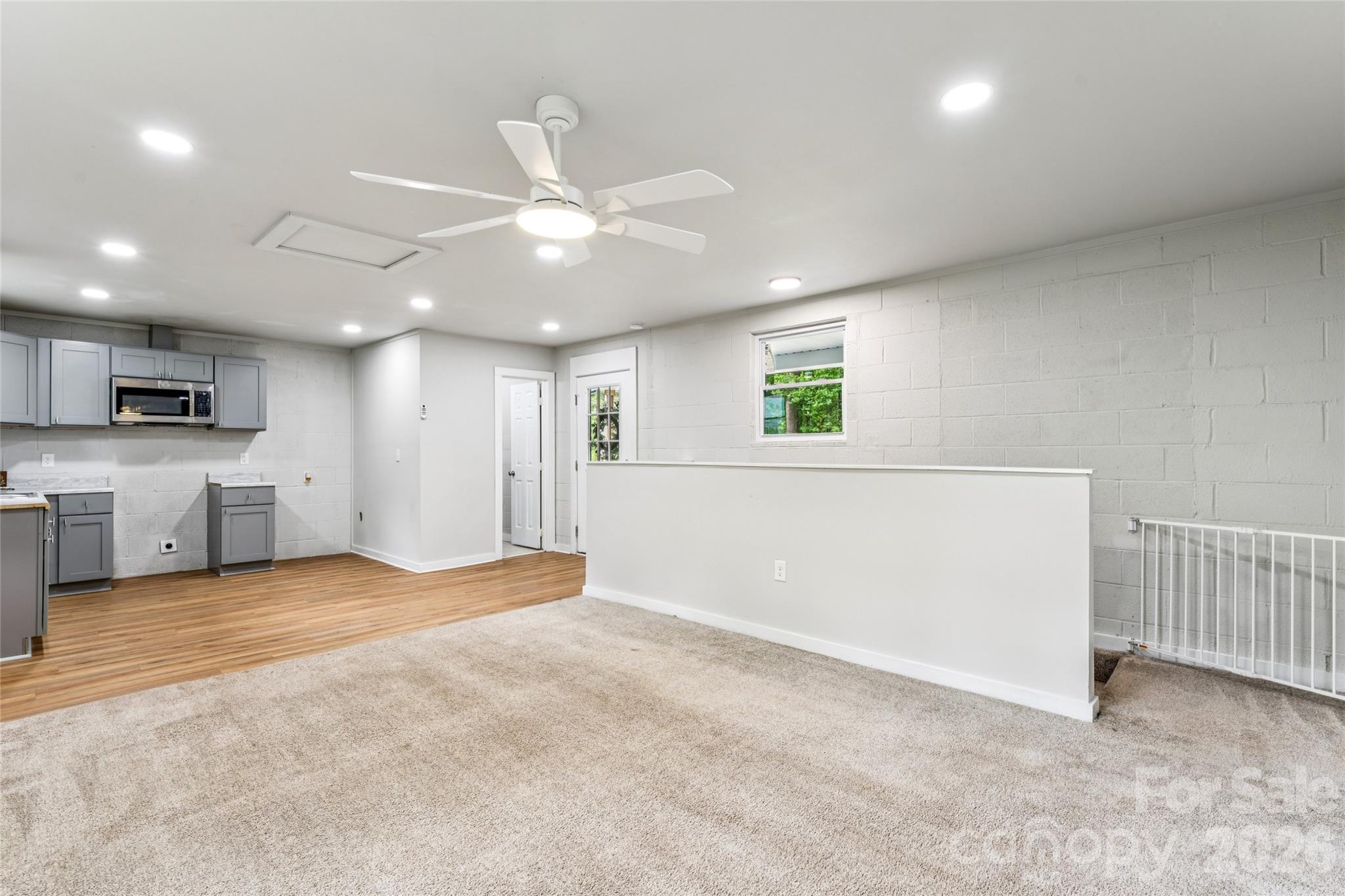 1014 N Mountain Street Property Photo 11