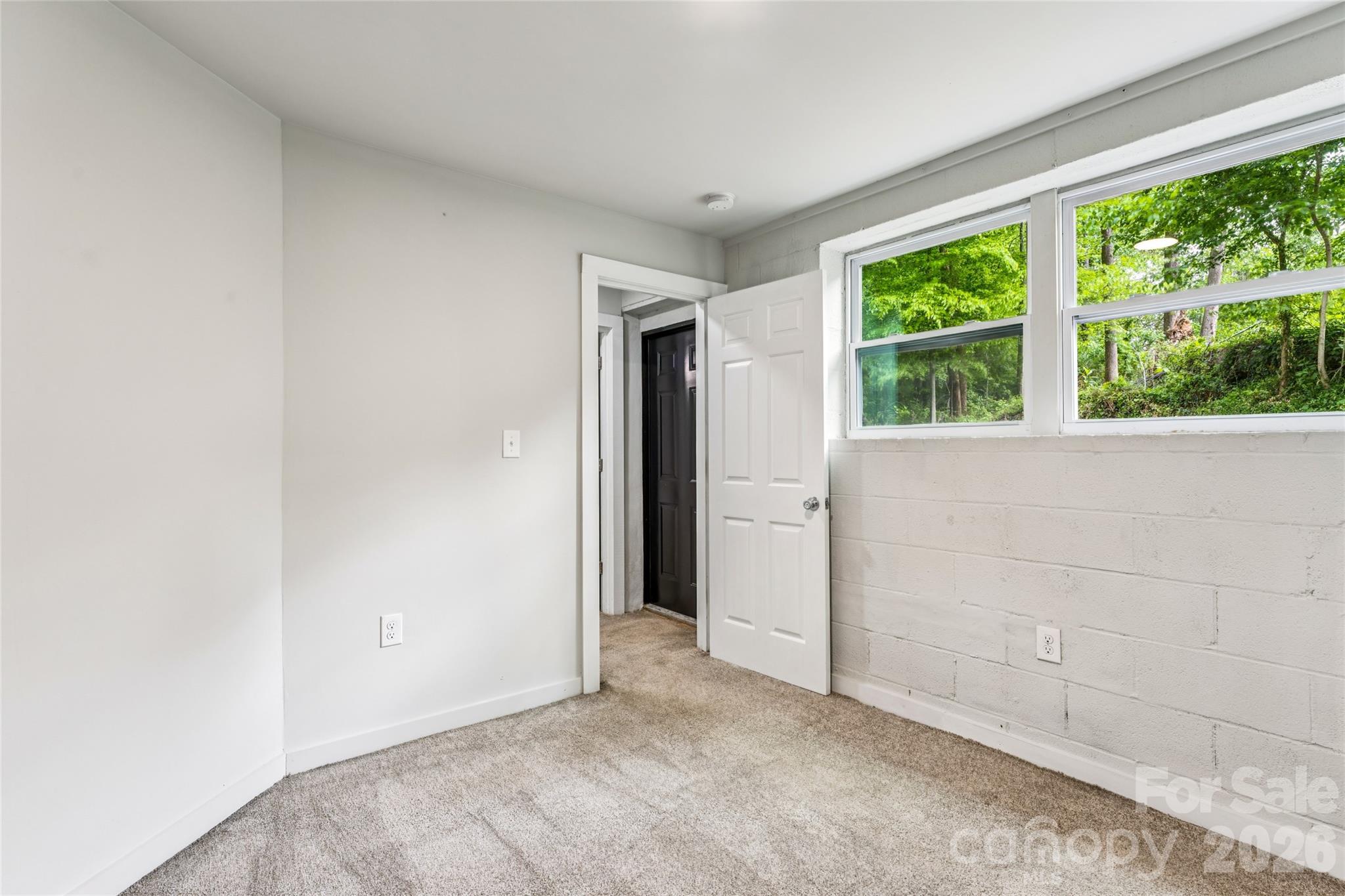 1014 N Mountain Street Property Photo 17