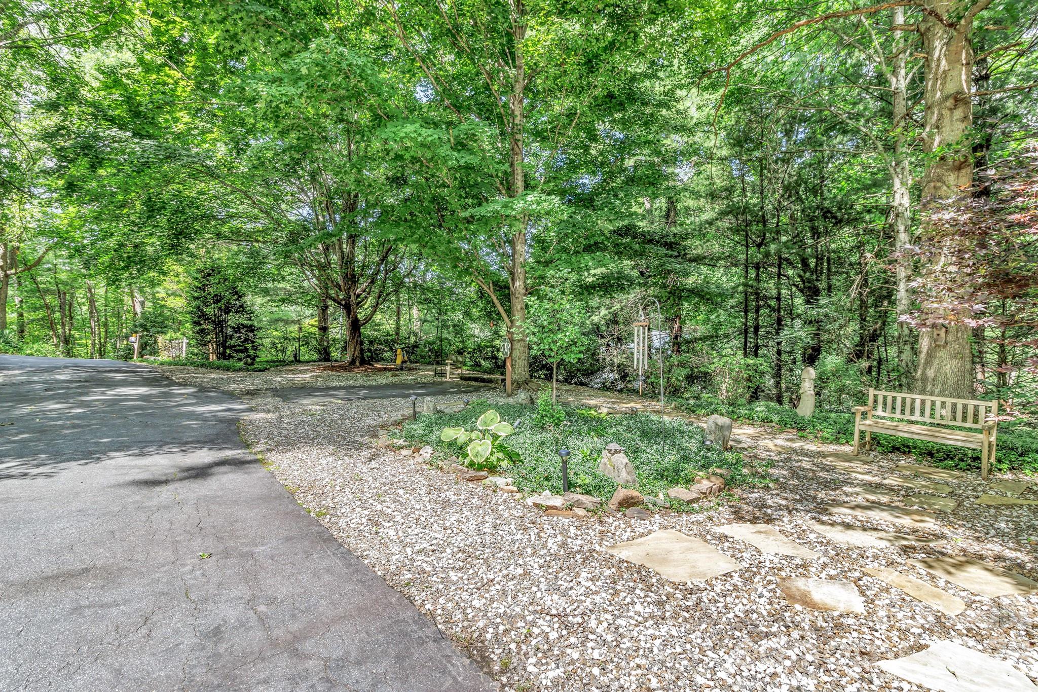 153 Skyview Circle Property Photo 3