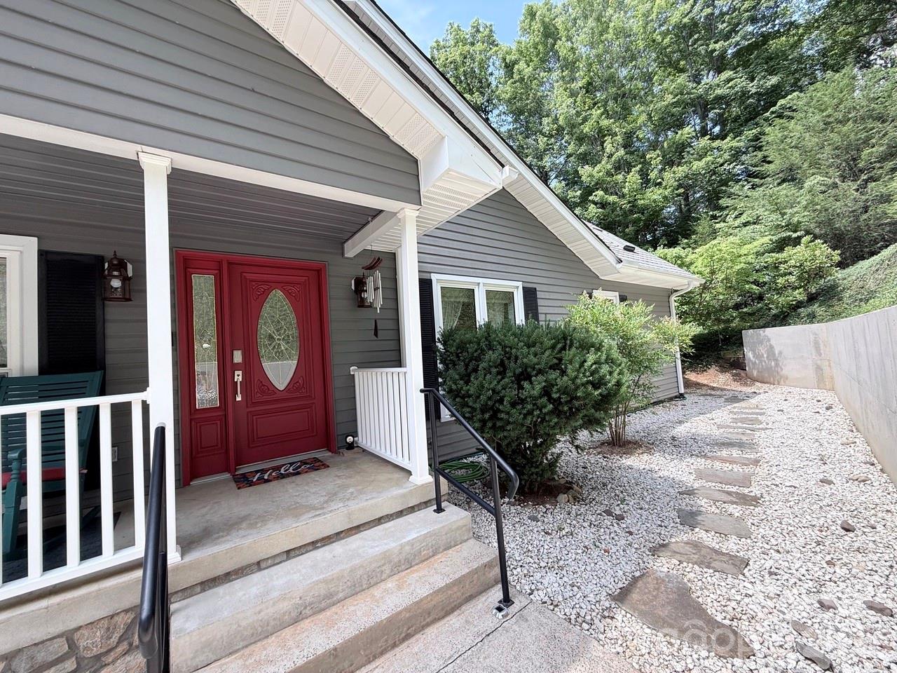153 Skyview Circle Property Photo 4