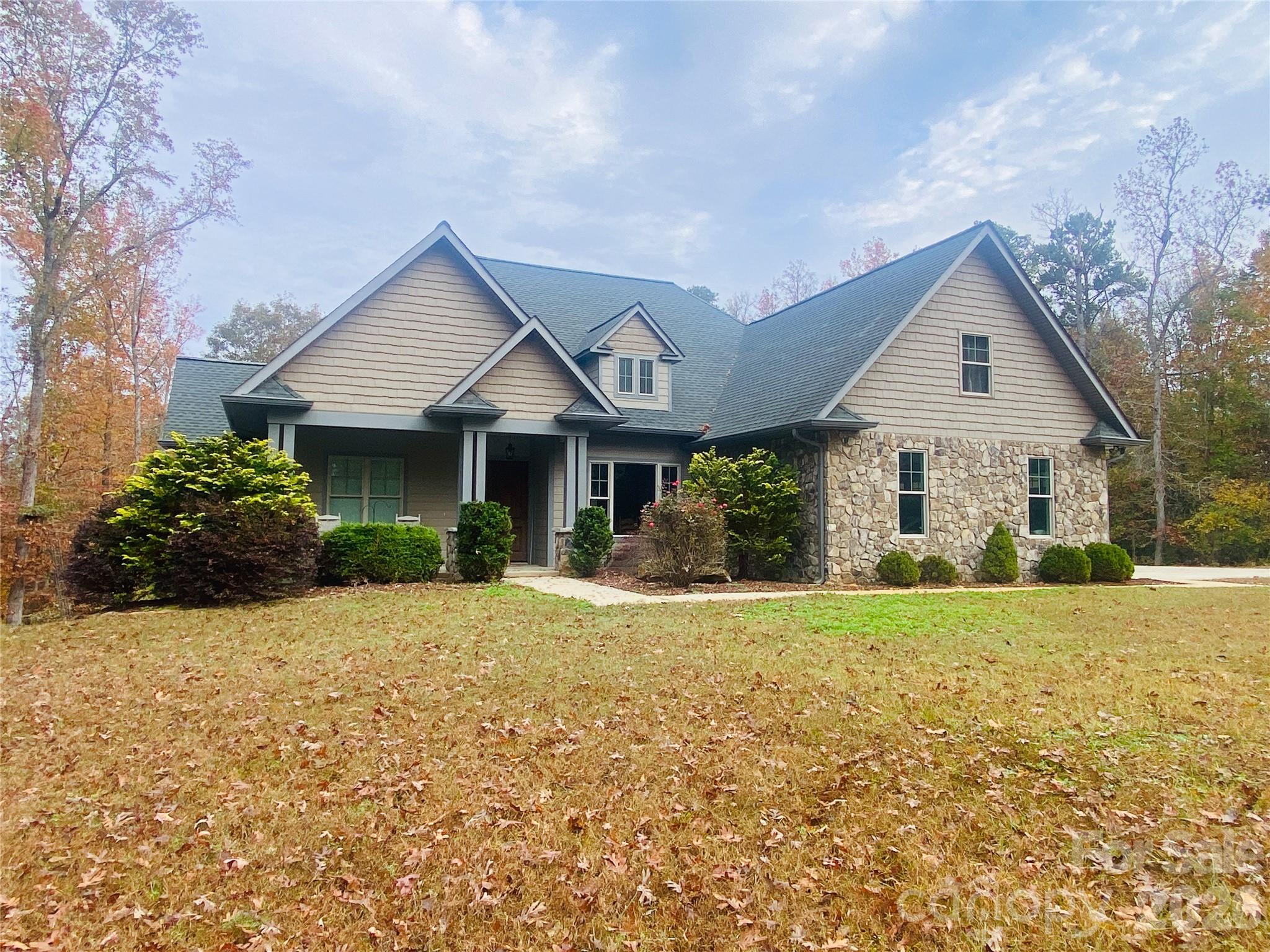 2818 Rockford Road Property Photo 4