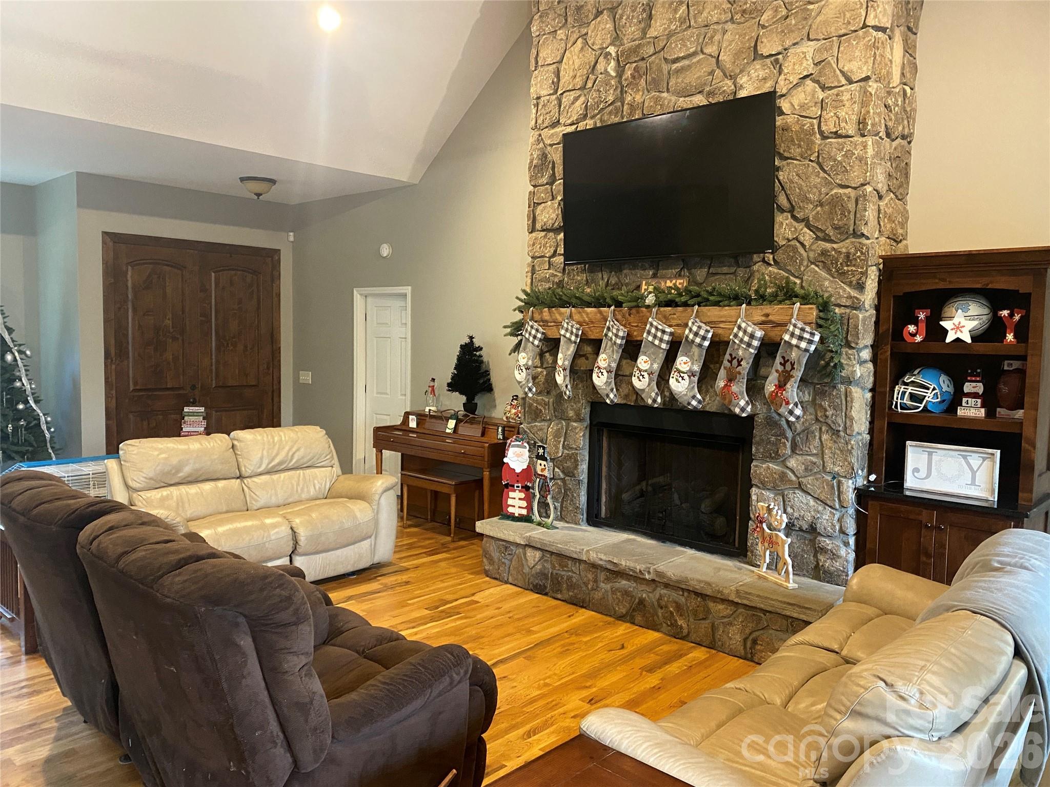 2818 Rockford Road Property Photo 7