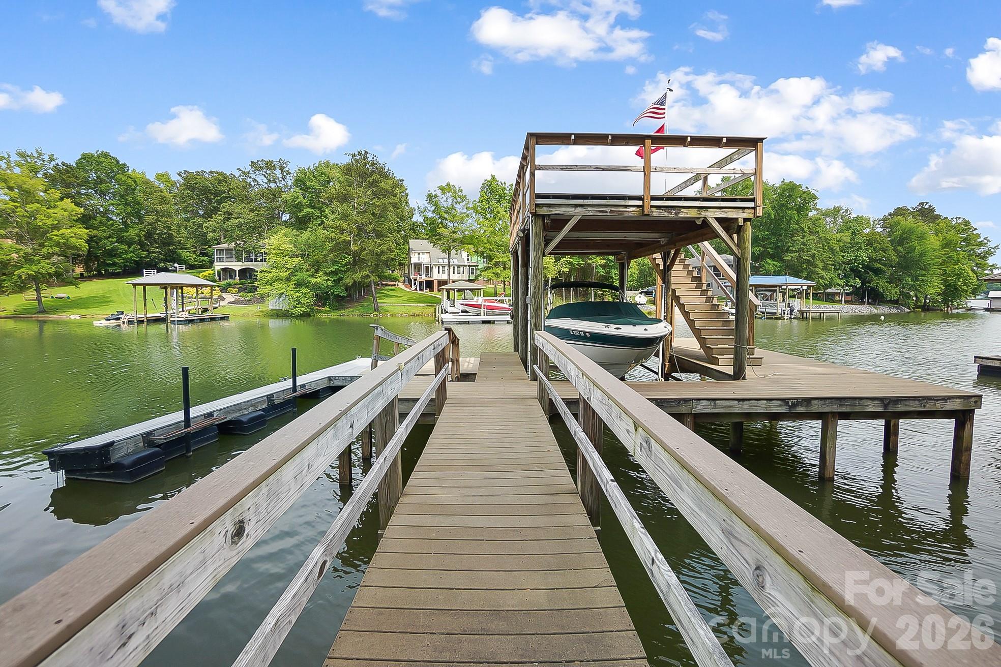 2354 Valelake Road Property Photo 1