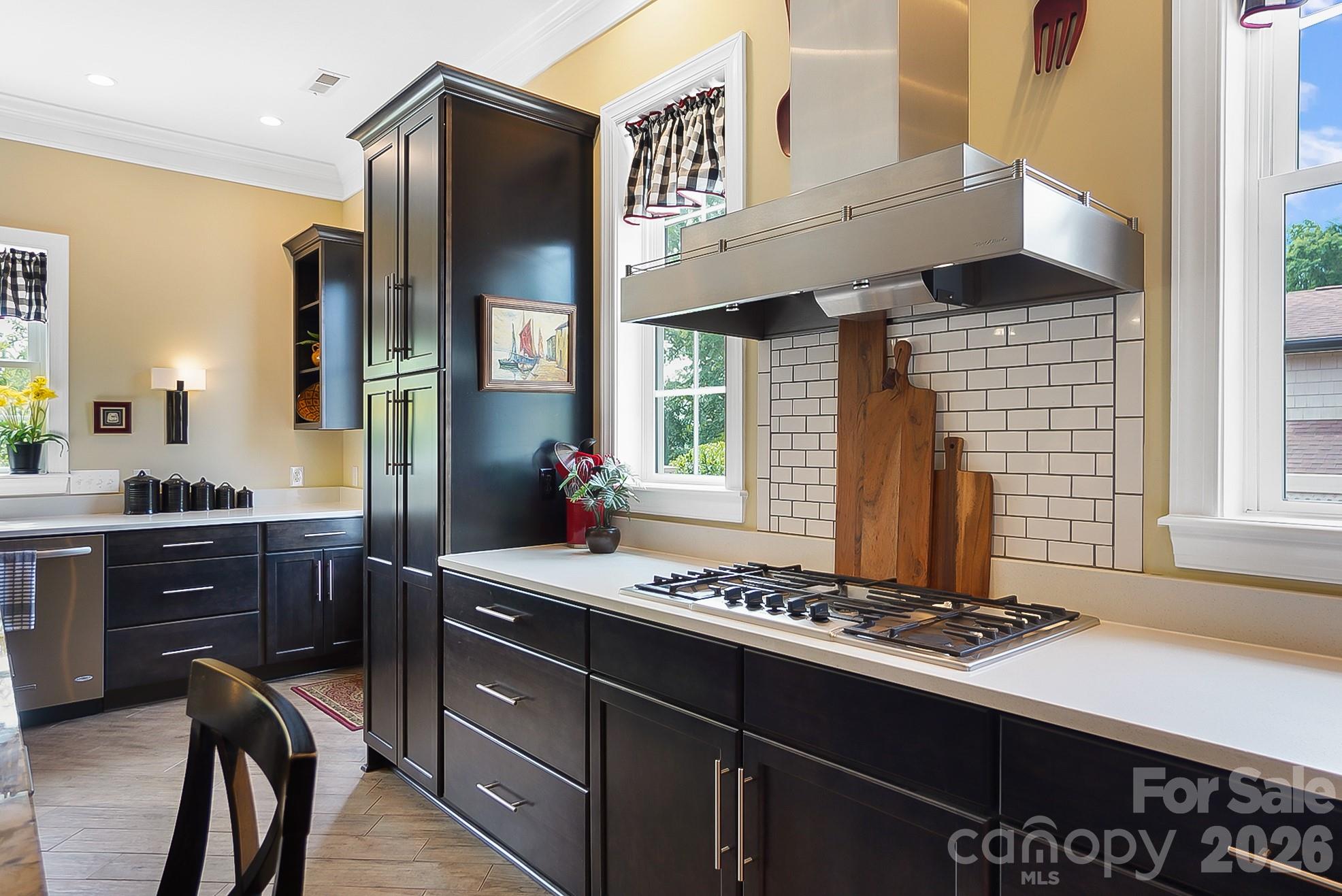 2354 Valelake Road Property Photo 6