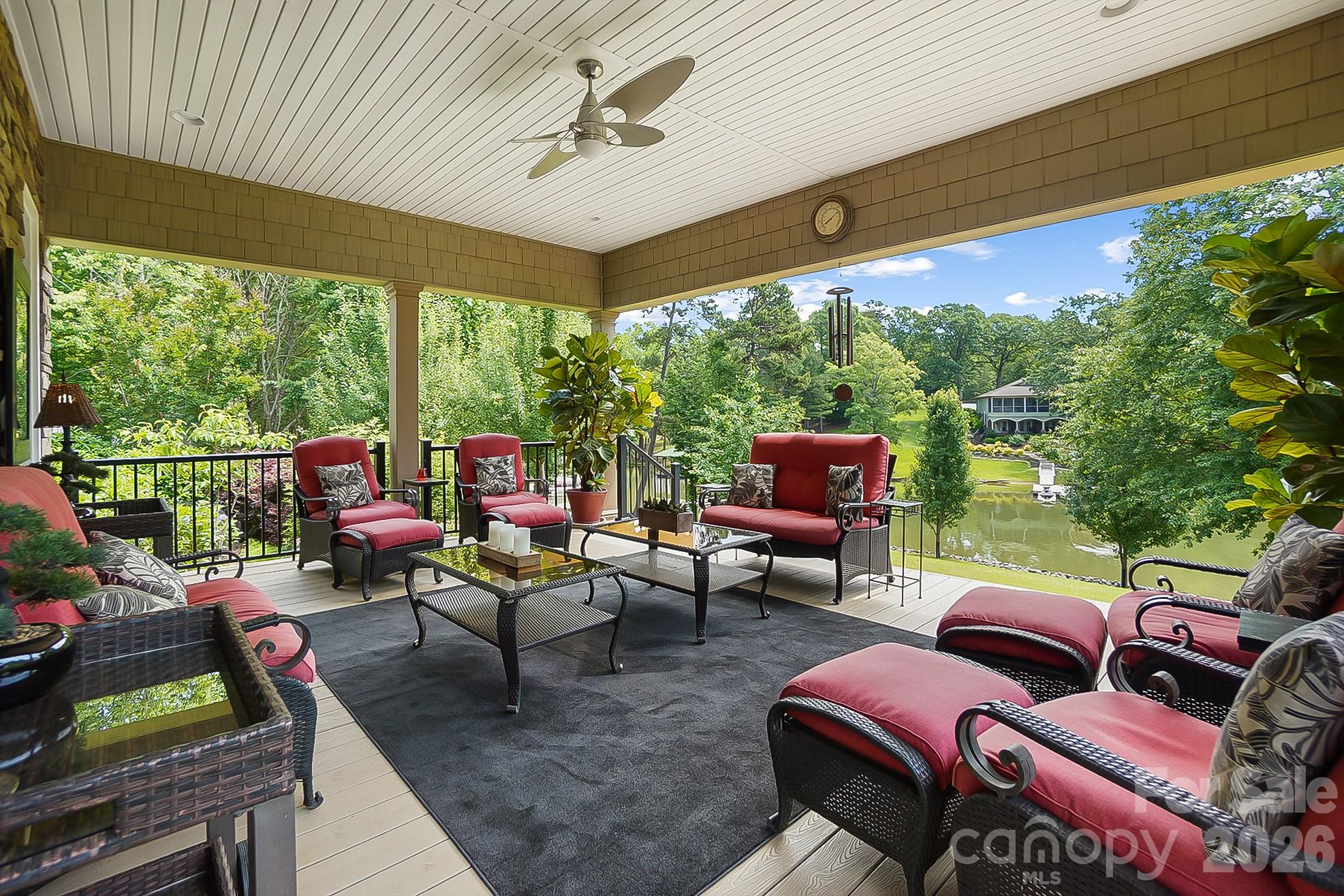2354 Valelake Road Property Photo 8