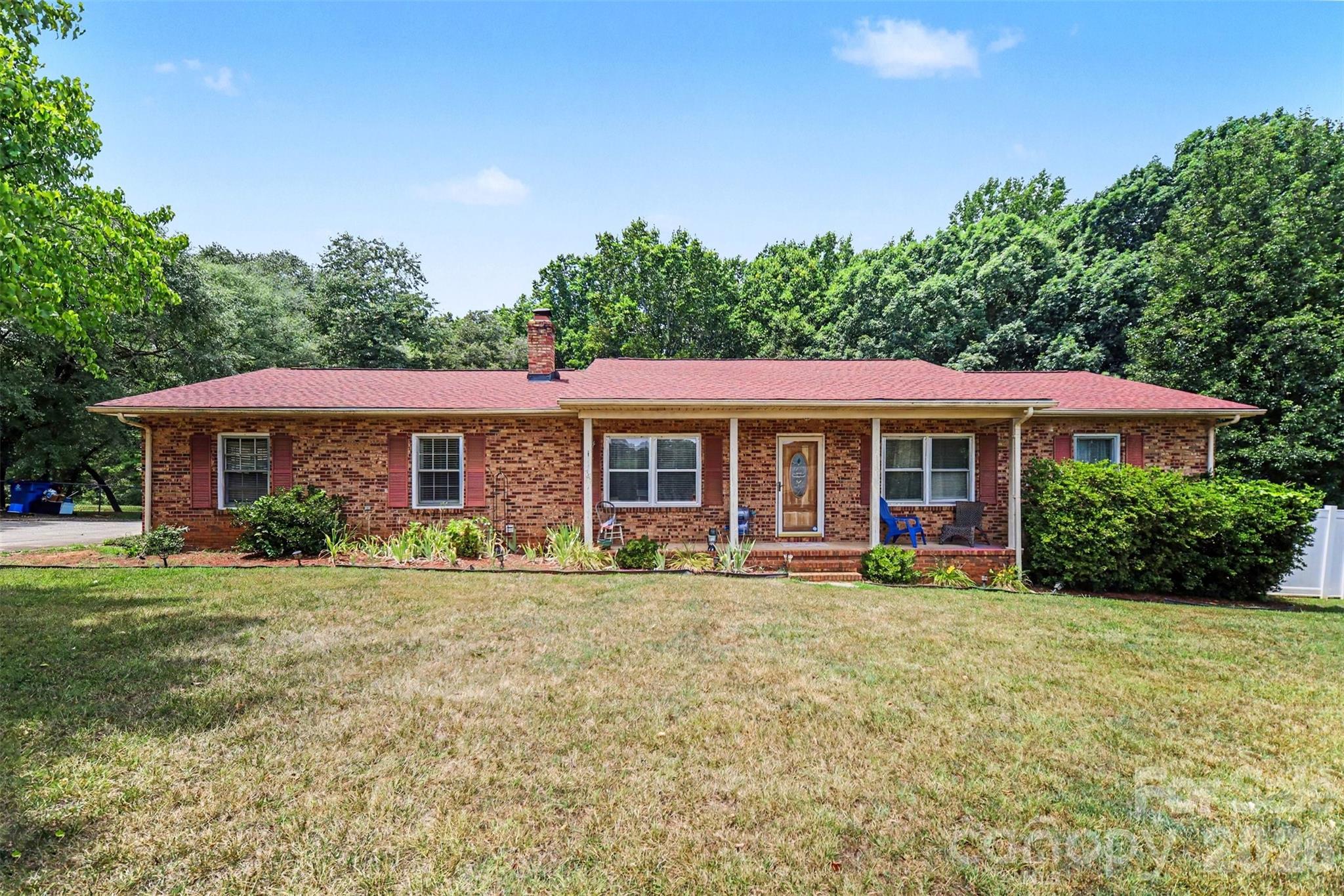 888 Sunbeam Drive Property Photo 1