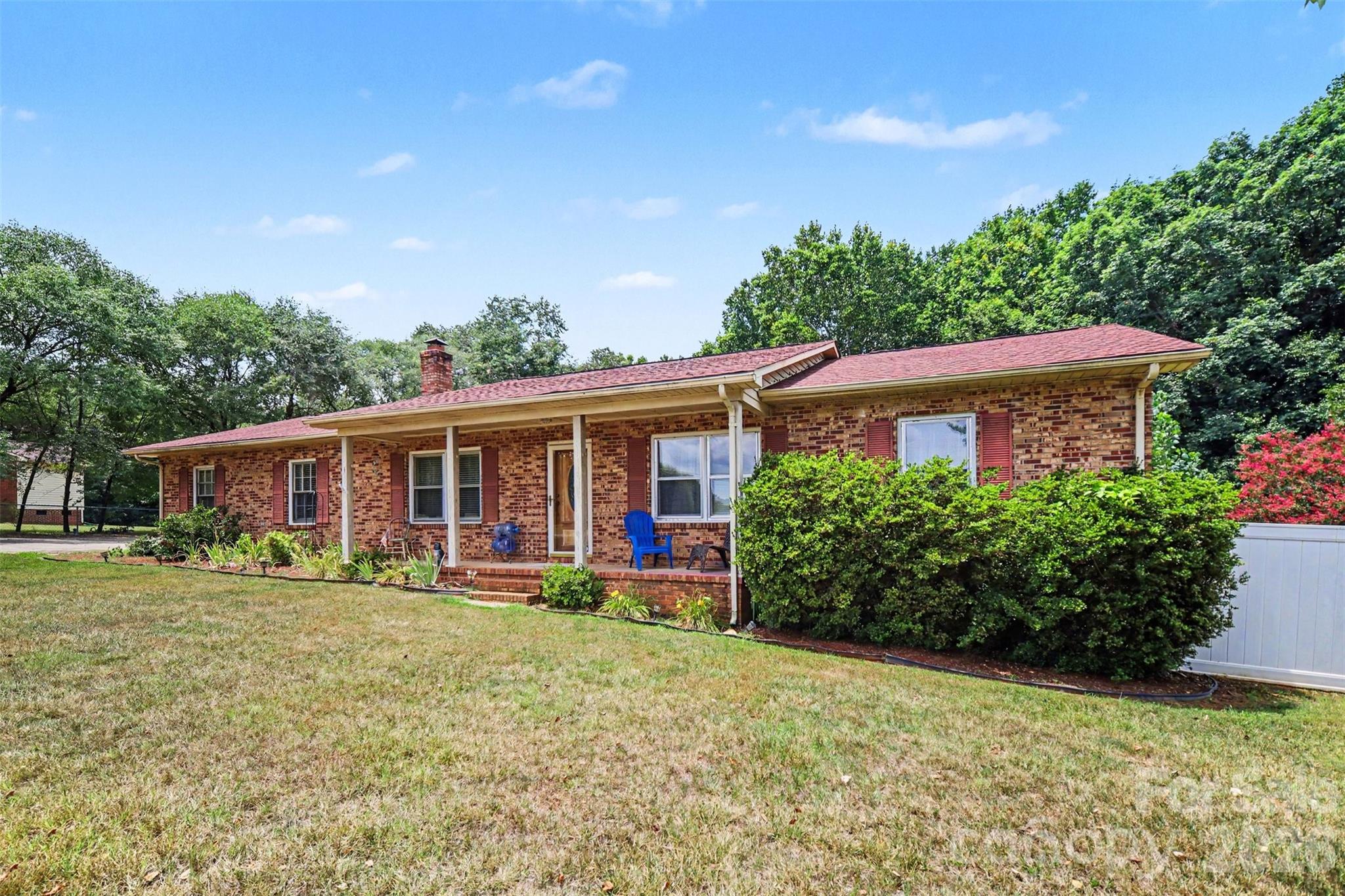 888 Sunbeam Drive Property Photo 2