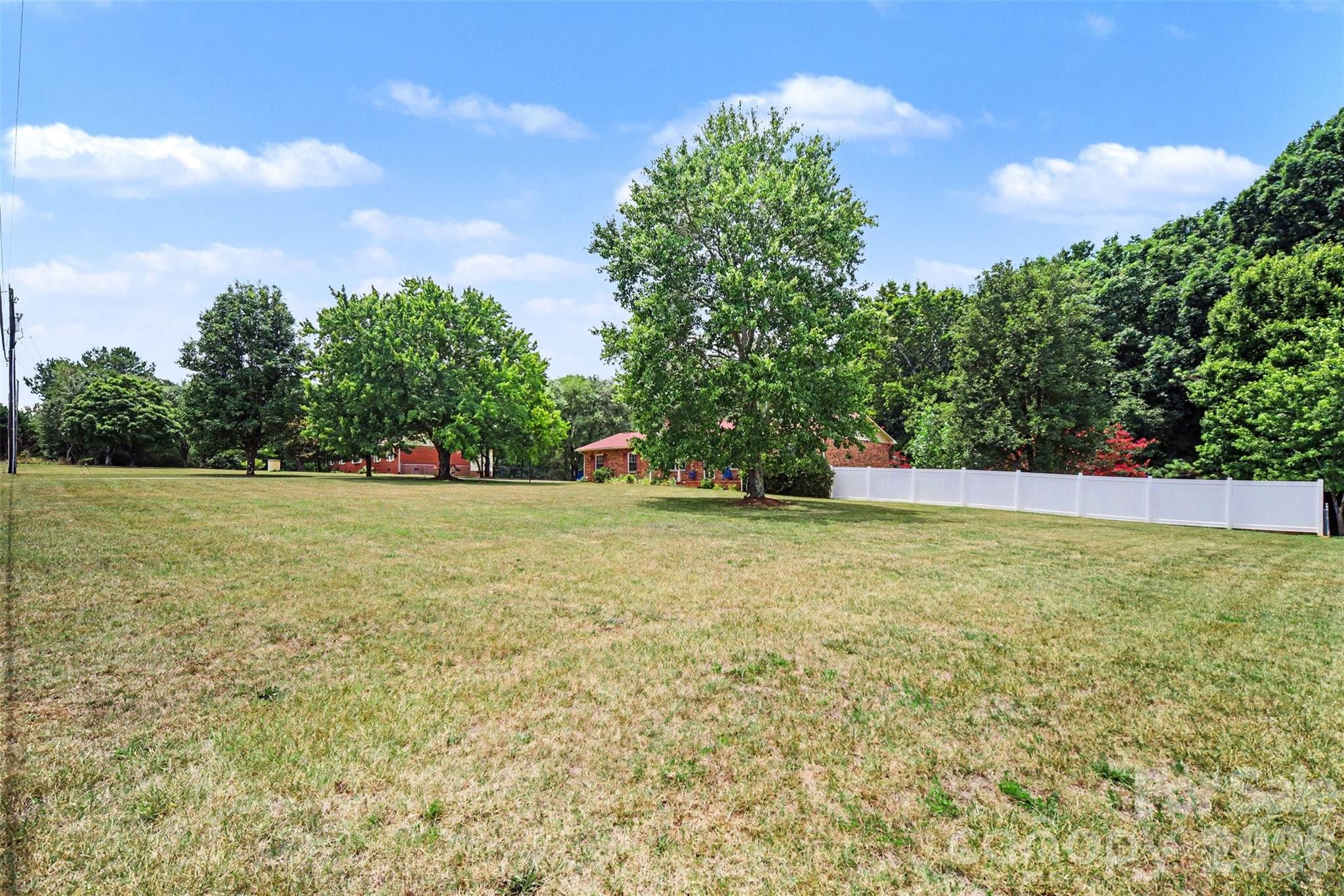 888 Sunbeam Drive Property Photo 4
