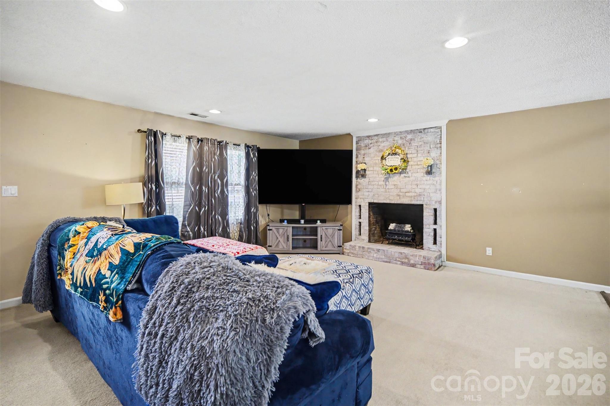 888 Sunbeam Drive Property Photo 6