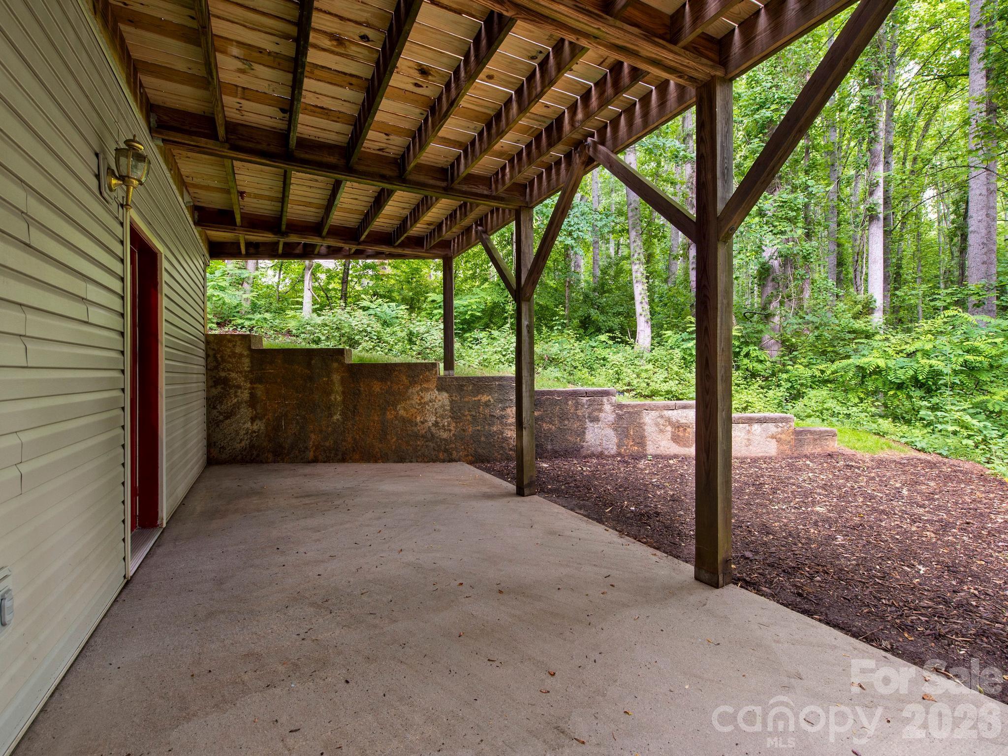 37 Leatherwood Drive 9 Property Photo 5