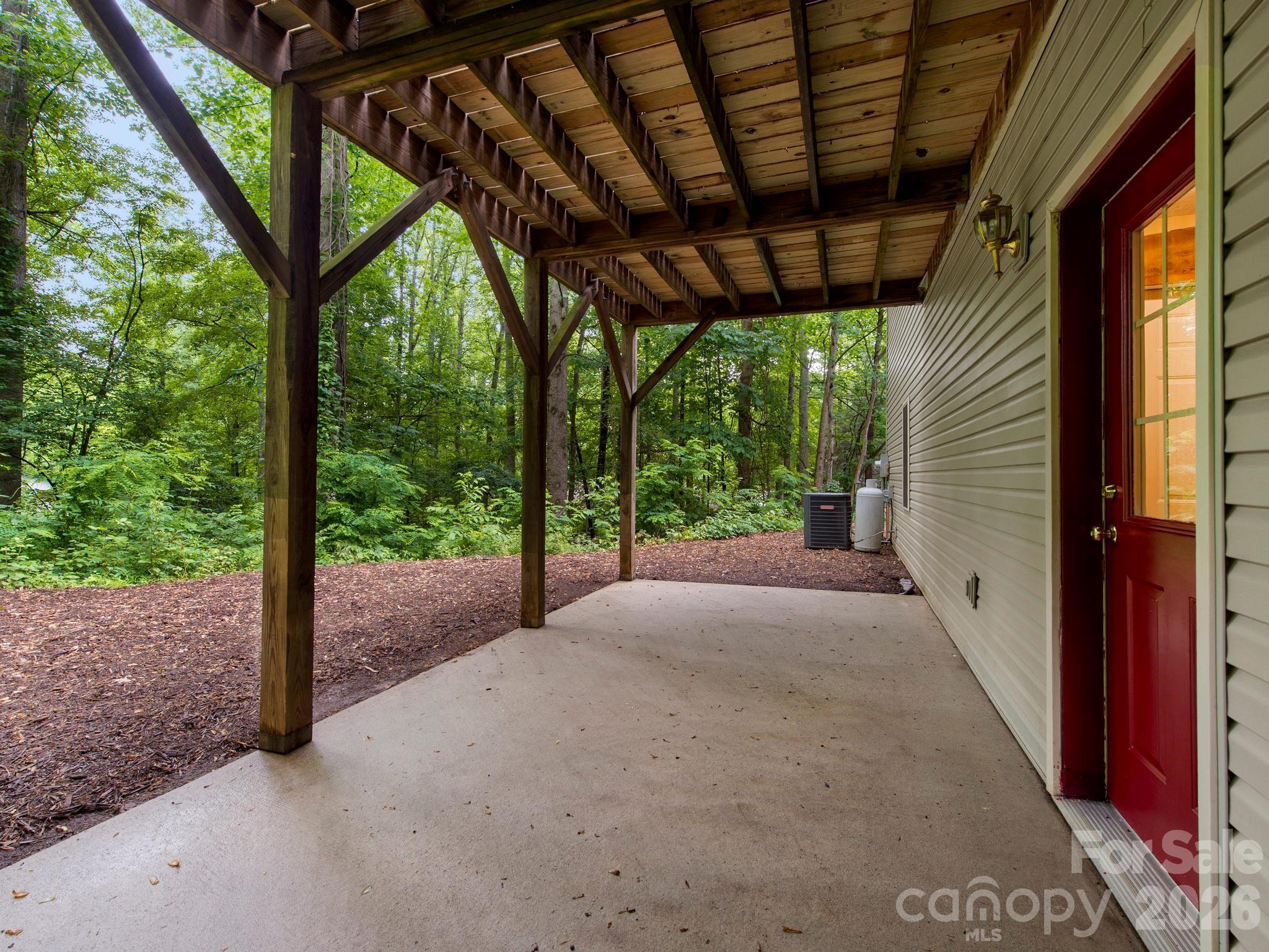 37 Leatherwood Drive 9 Property Photo 6