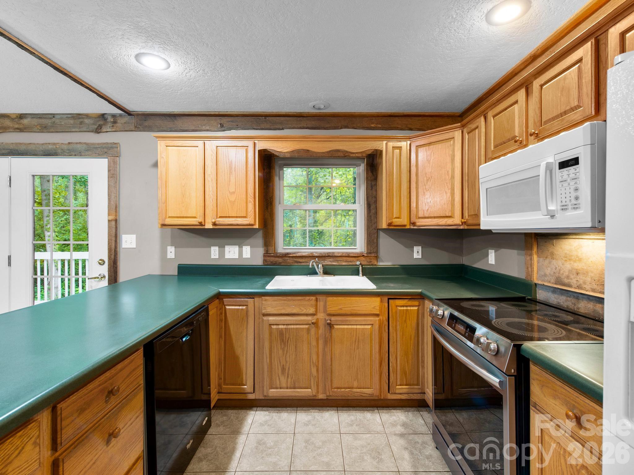 37 Leatherwood Drive 9 Property Photo 19