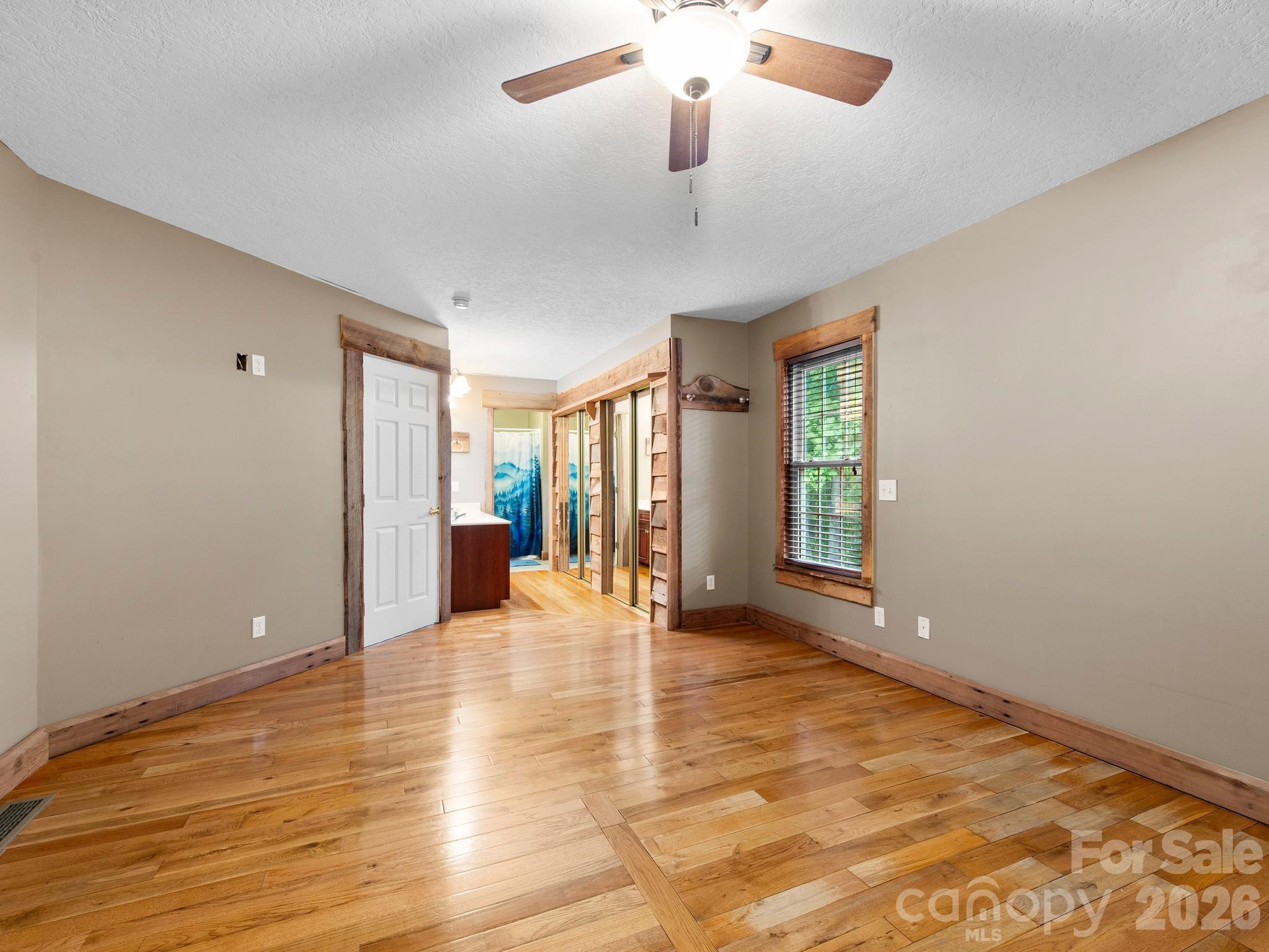 37 Leatherwood Drive 9 Property Photo 22