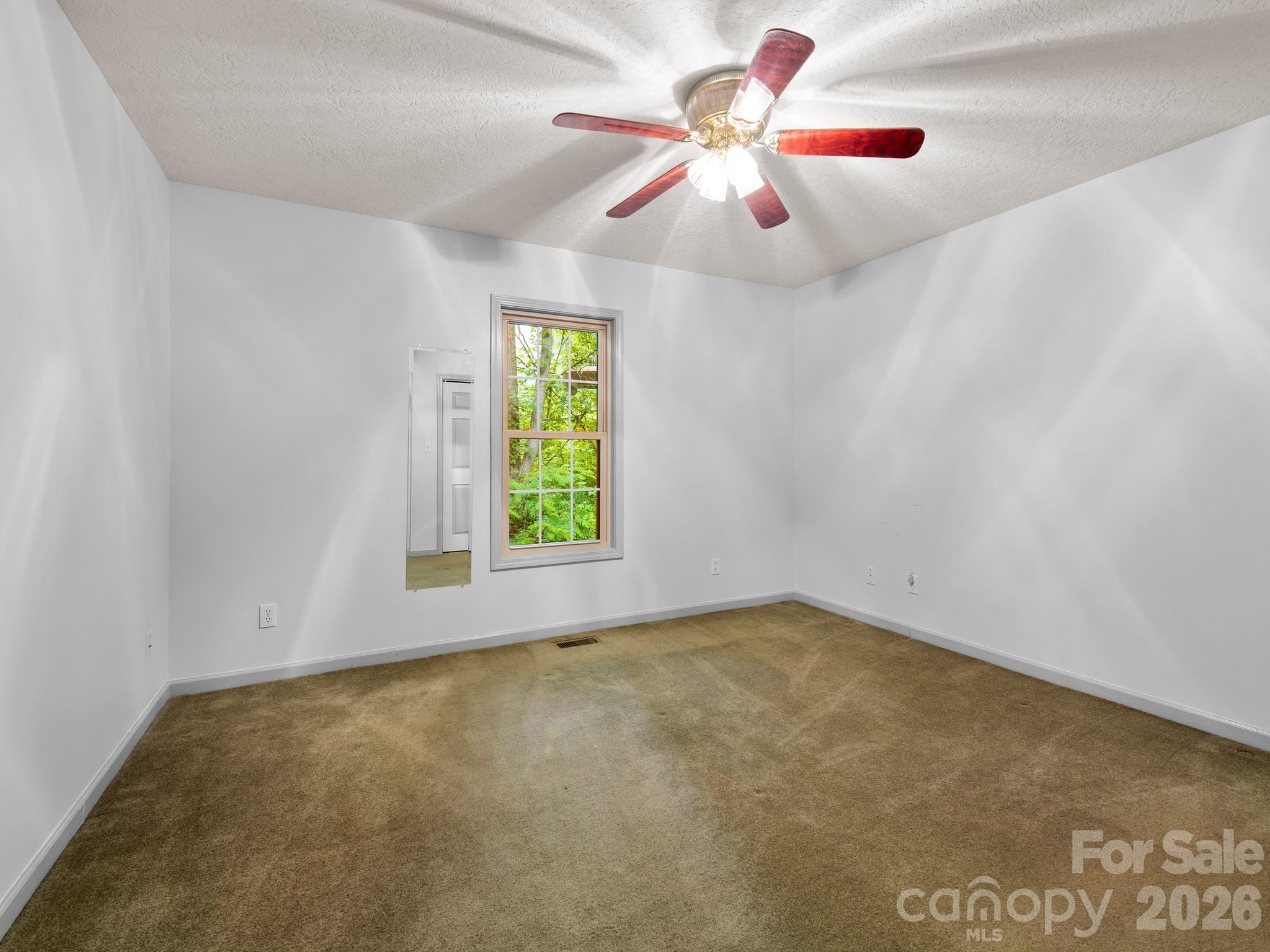 37 Leatherwood Drive 9 Property Photo 24