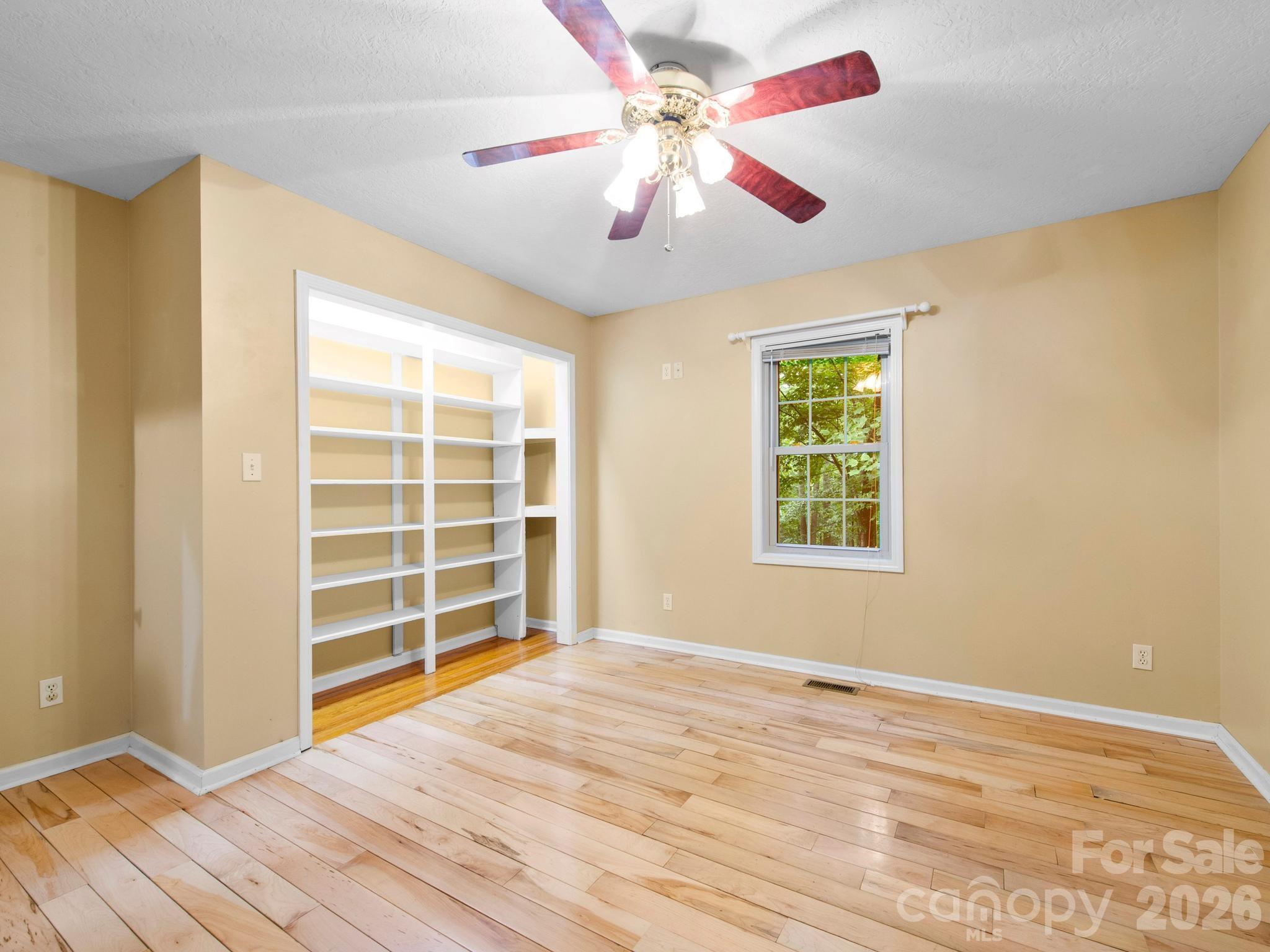37 Leatherwood Drive 9 Property Photo 28