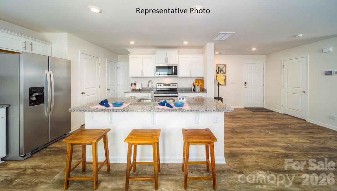 1371 Mammoth Road Property Photo 5
