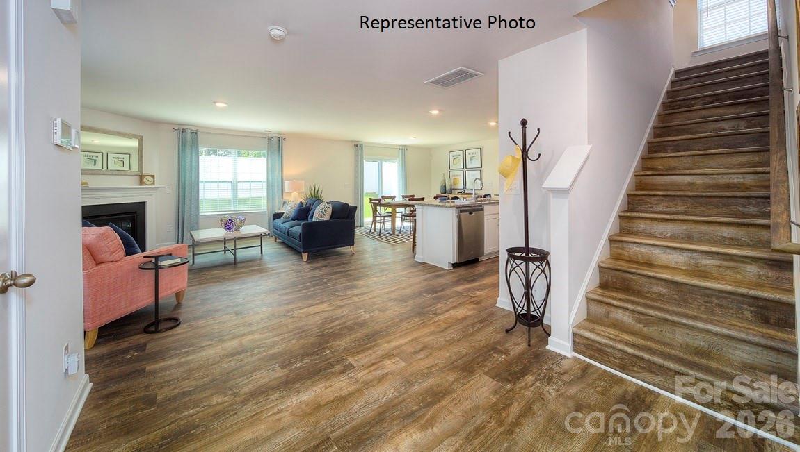 1371 Mammoth Road Property Photo 15