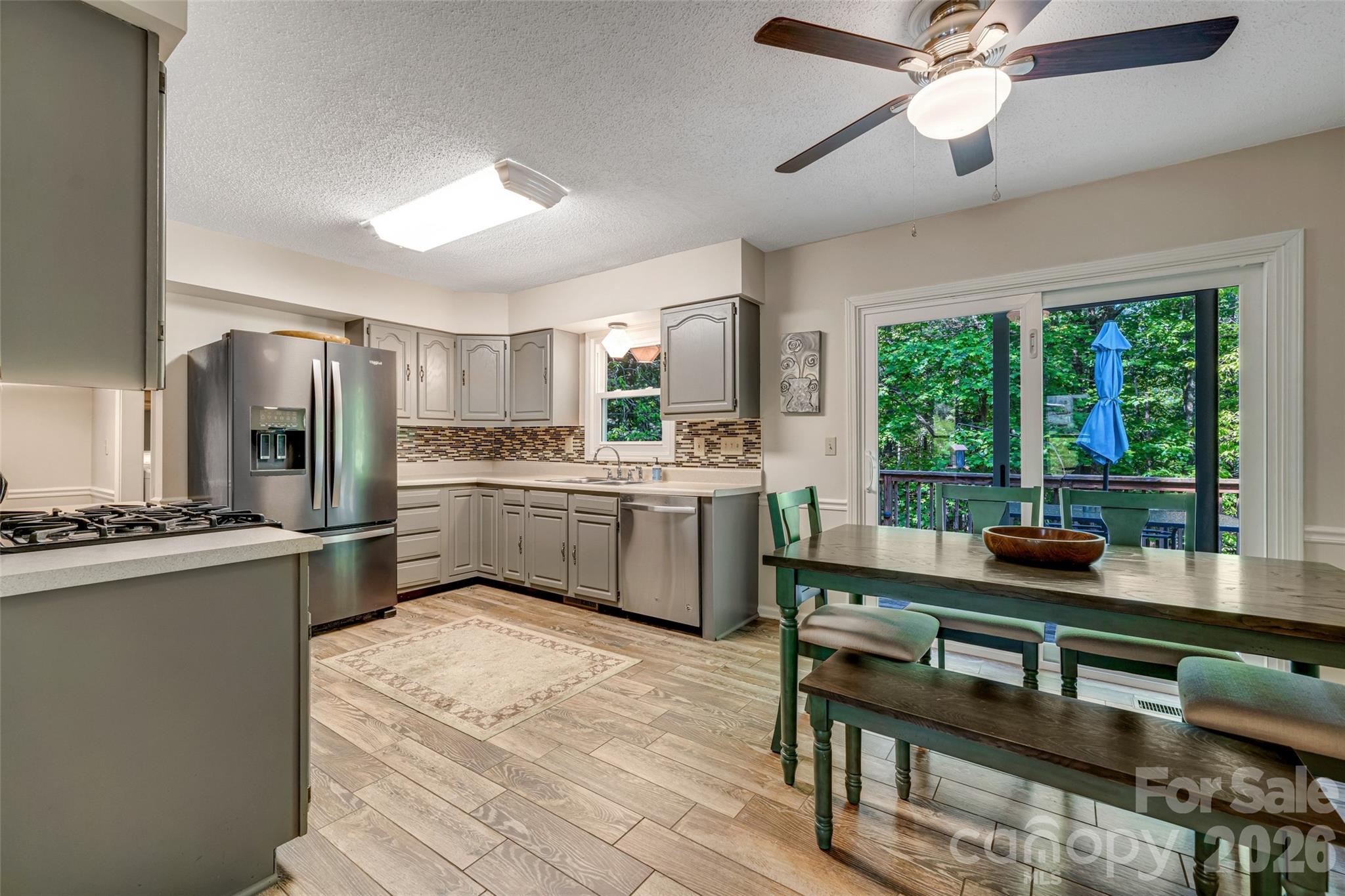 18 Tarragon Place Property Photo 8