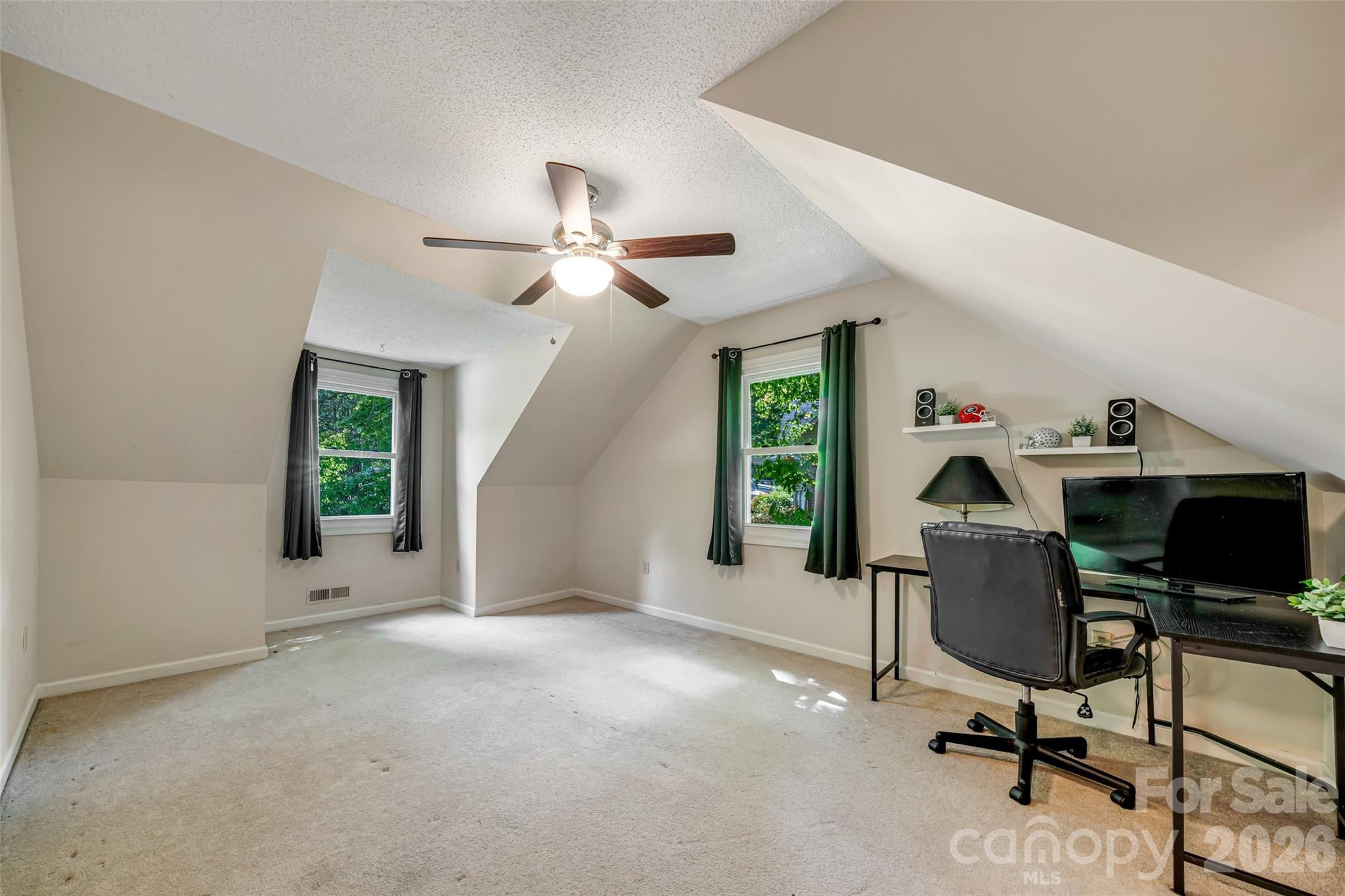 18 Tarragon Place Property Photo 35