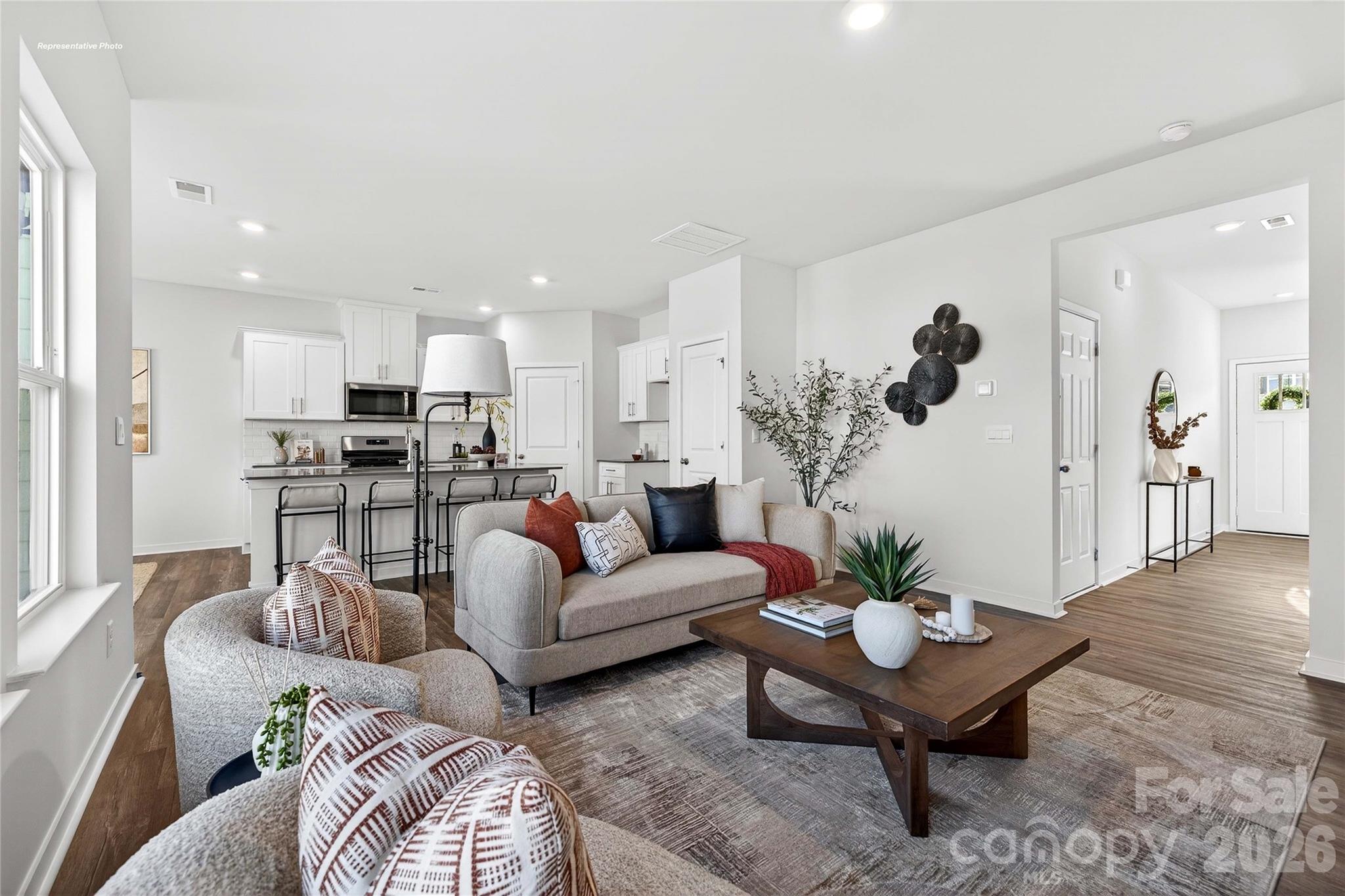 1375 Mammoth Road Property Photo 3