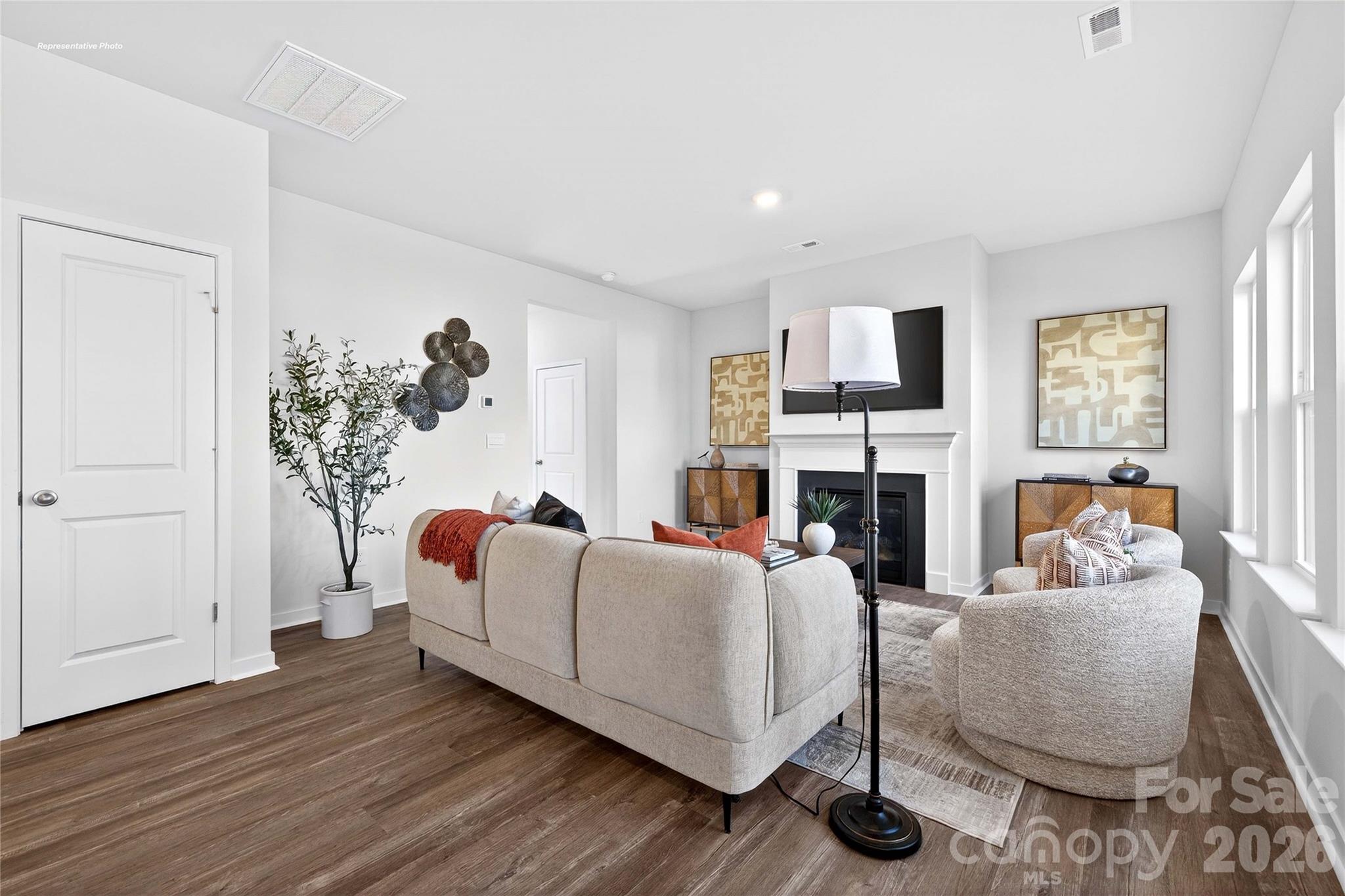 1375 Mammoth Road Property Photo 4